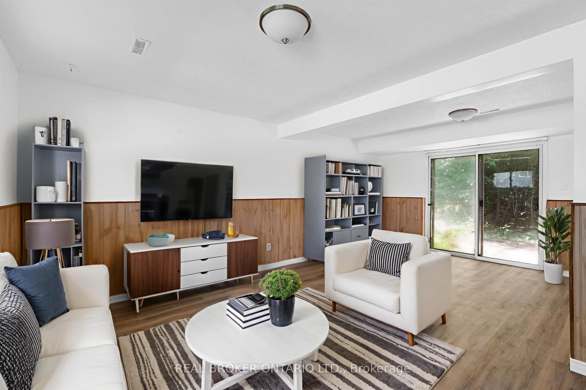Photo 24 of 57 Bernick Drive, Barrie, Grove East — HOMEH