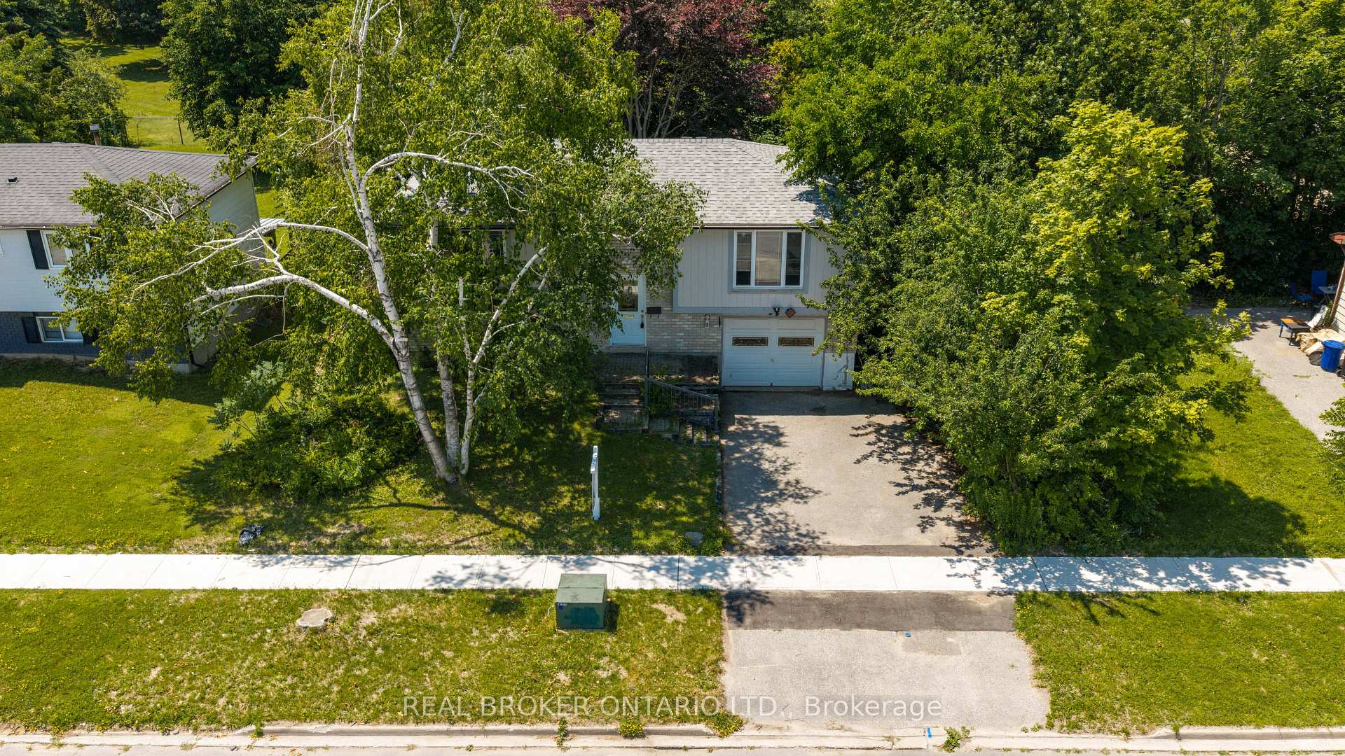 Photo 29 of 57 Bernick Drive, Barrie, Grove East — HOMEH