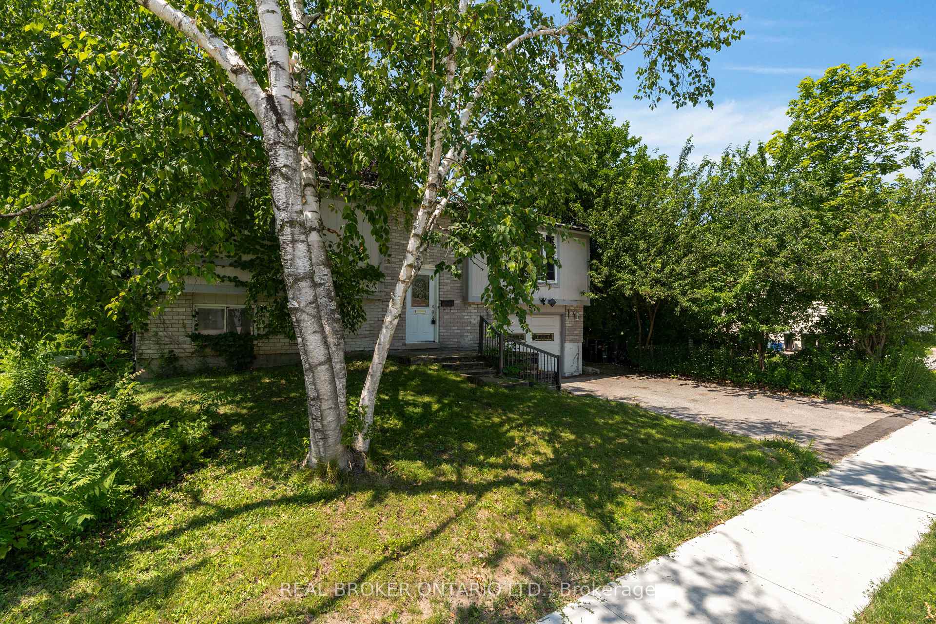 Photo 36 of 57 Bernick Drive, Barrie, Grove East — HOMEH