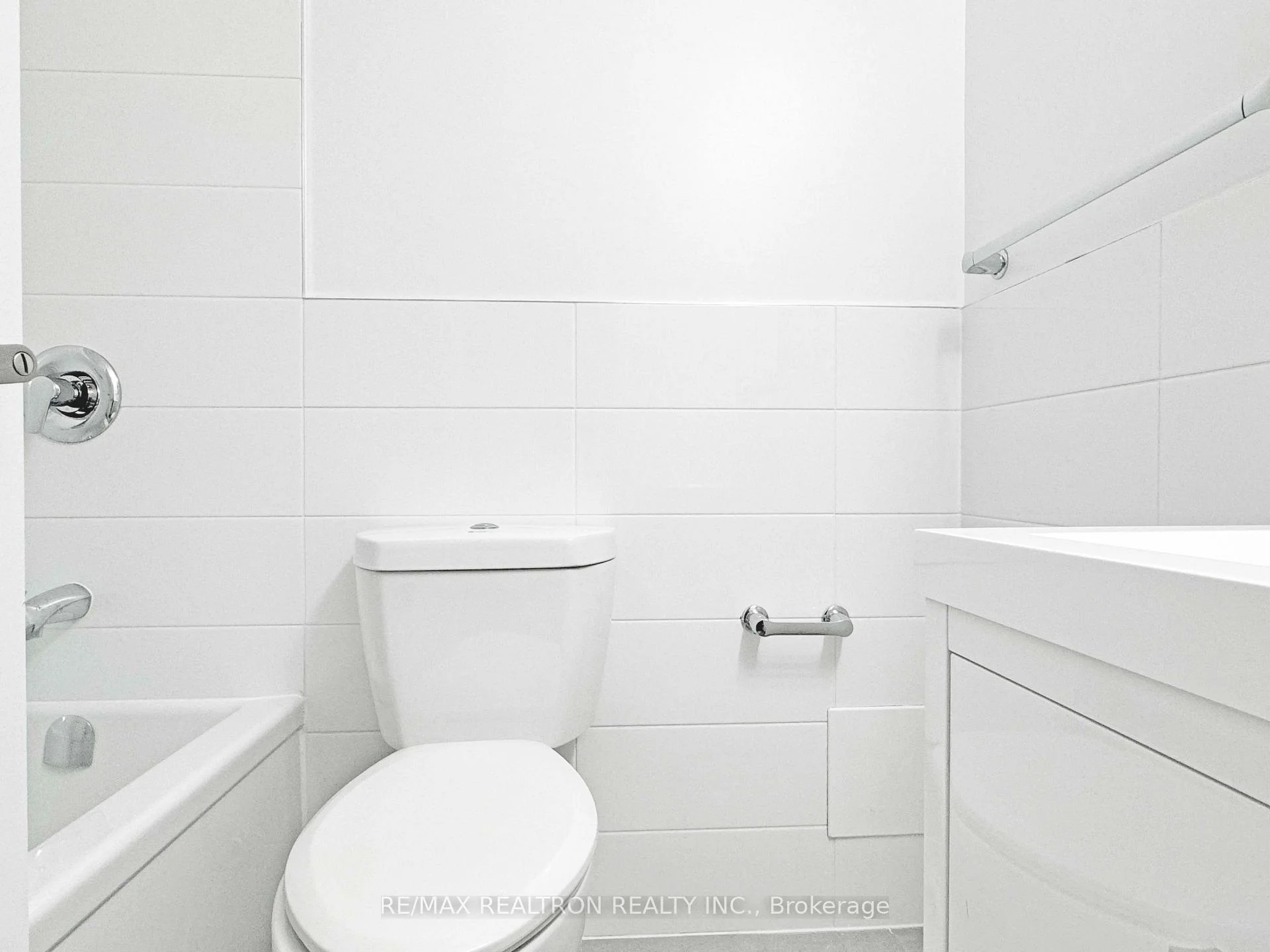 Photo 14 of Unit 812, 666 Spadina Avenue, Toronto, University — HOMEH