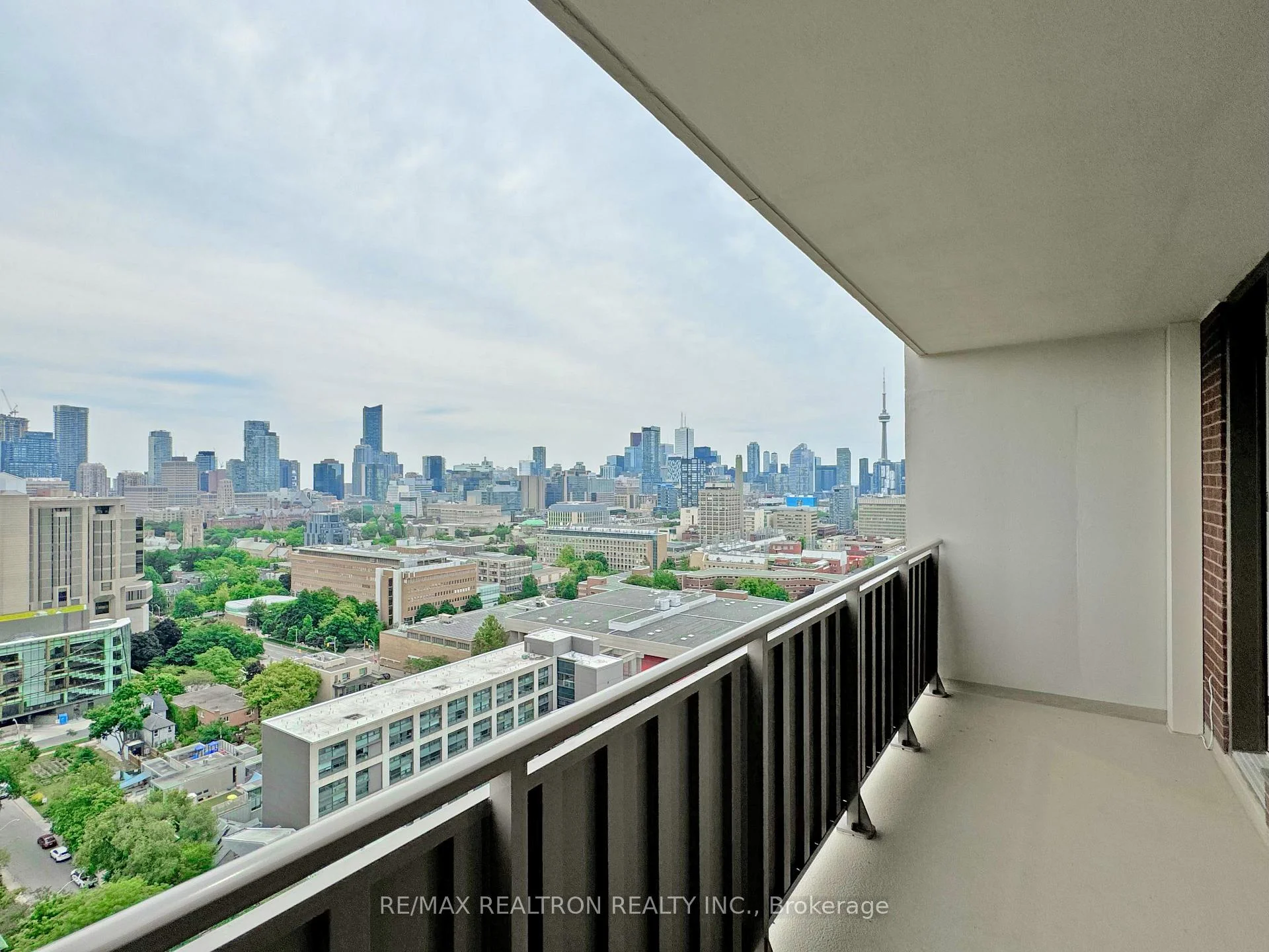 Photo 34 of Unit 812, 666 Spadina Avenue, Toronto, University — HOMEH