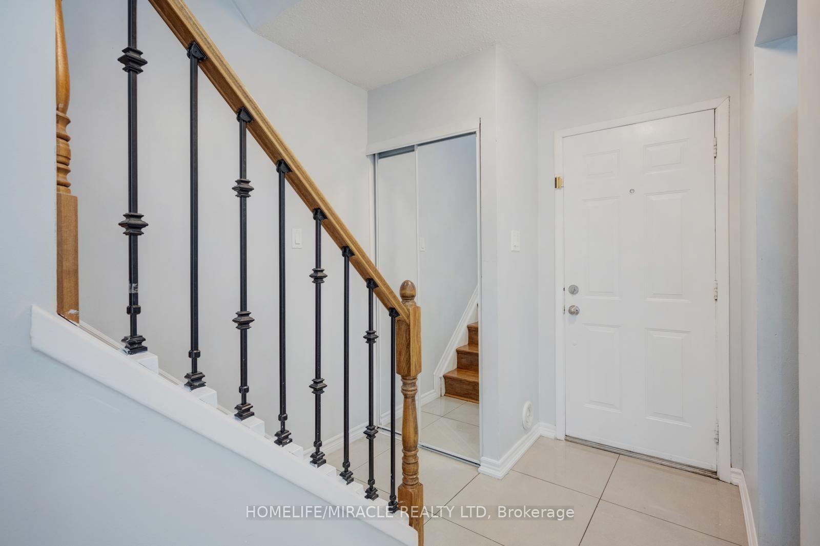 Photo 4 of 46 Jackman Drive, Brampton, Northgate — HOMEH