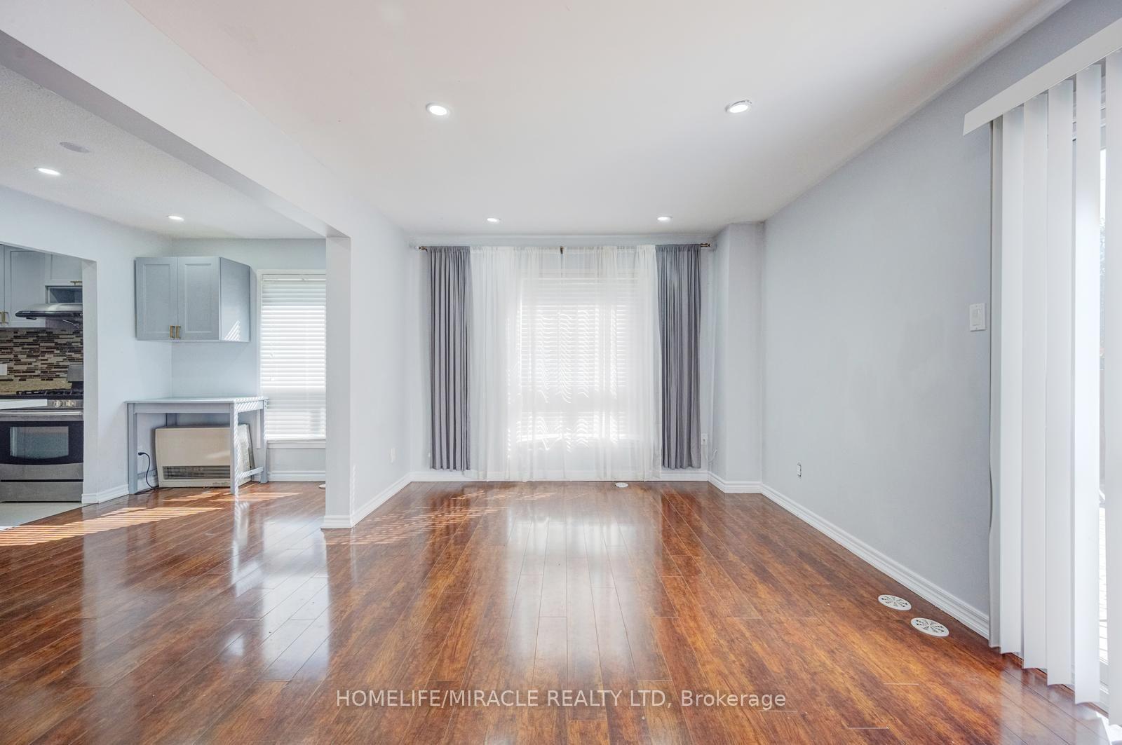 Photo 12 of 46 Jackman Drive, Brampton, Northgate — HOMEH