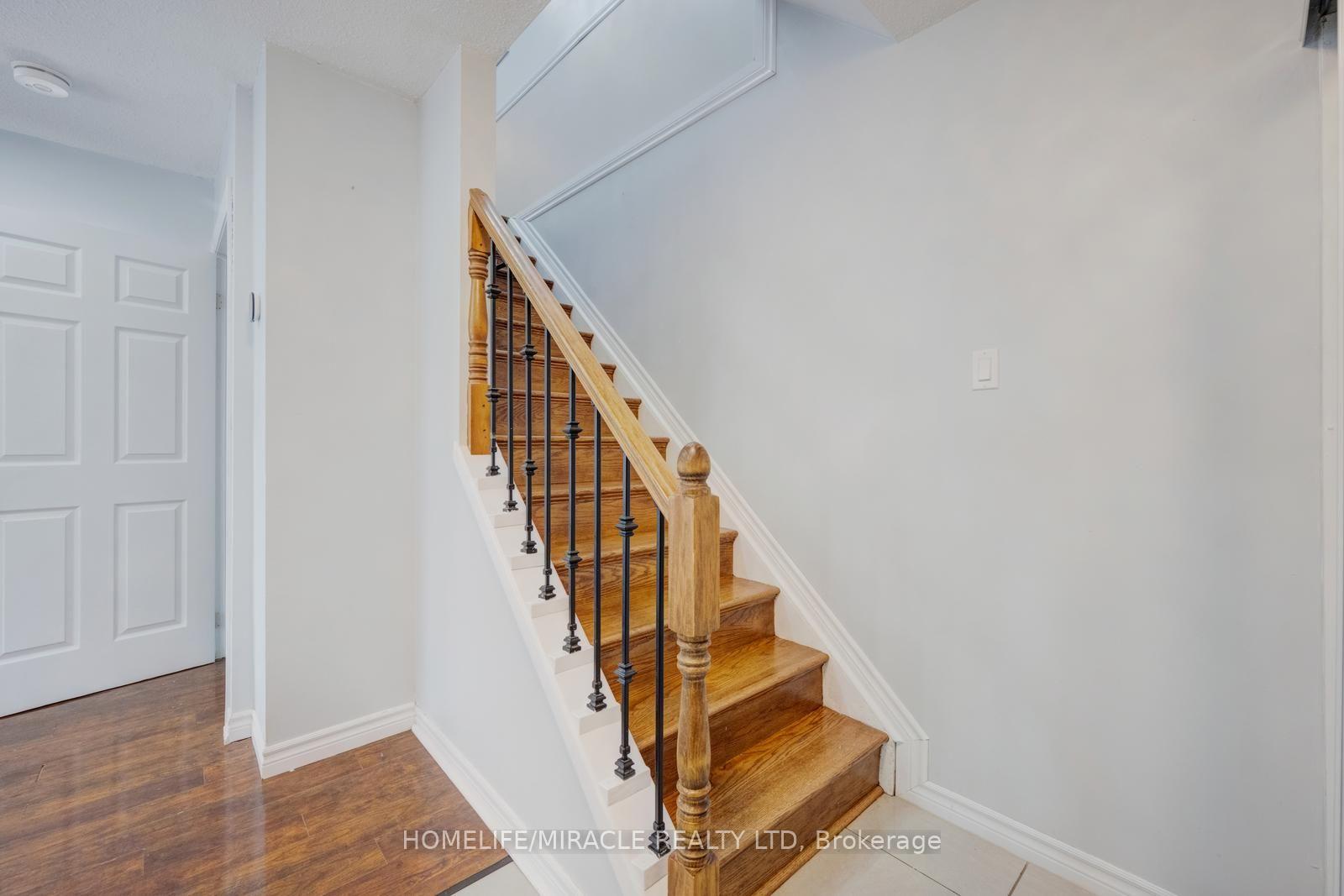 Photo 23 of 46 Jackman Drive, Brampton, Northgate — HOMEH