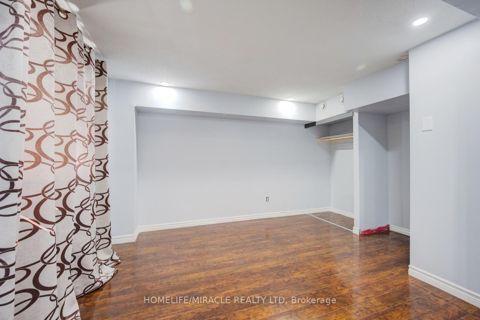Photo 29 of 46 Jackman Drive, Brampton, Northgate — HOMEH