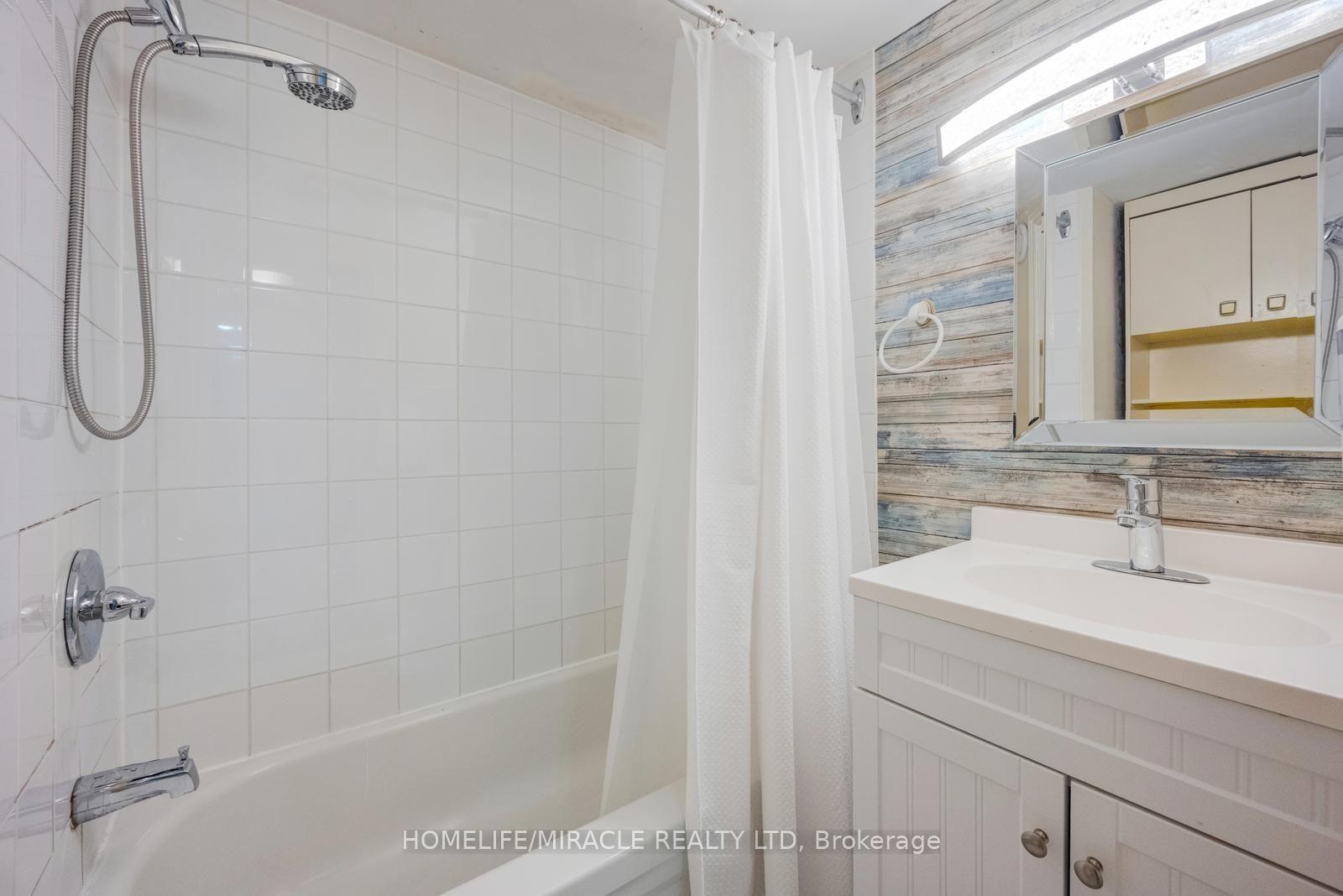 Photo 45 of 46 Jackman Drive, Brampton, Northgate — HOMEH