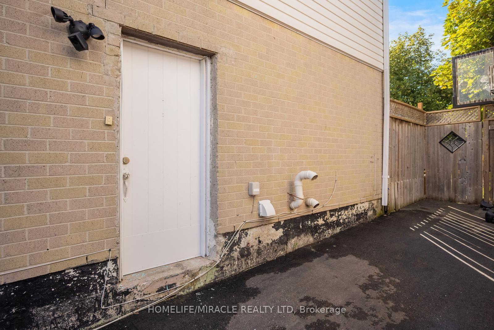 Photo 49 of 46 Jackman Drive, Brampton, Northgate — HOMEH