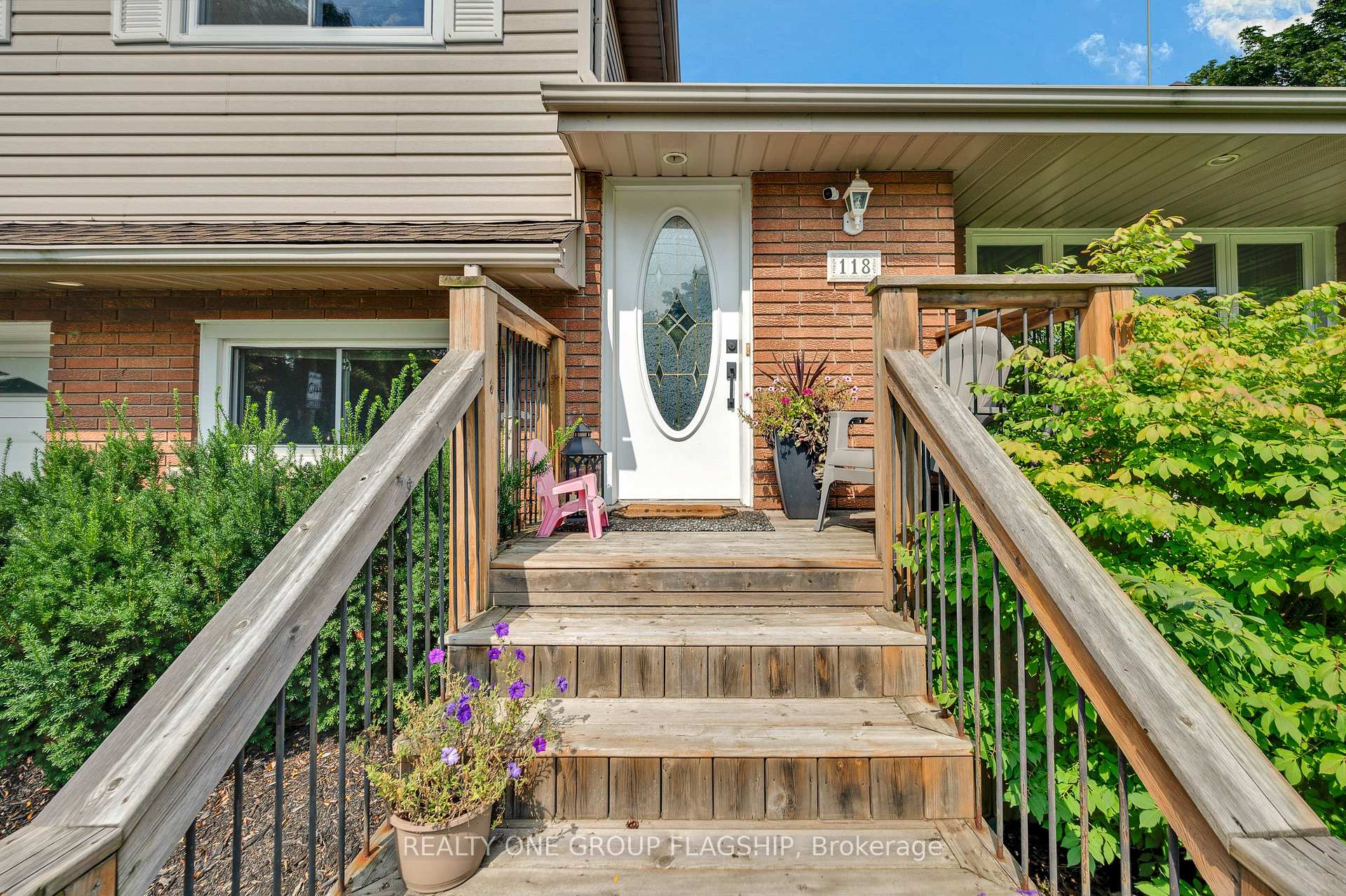 Photo 4 of 118 Princeton Drive, Hamilton, Sherwood — HOMEH