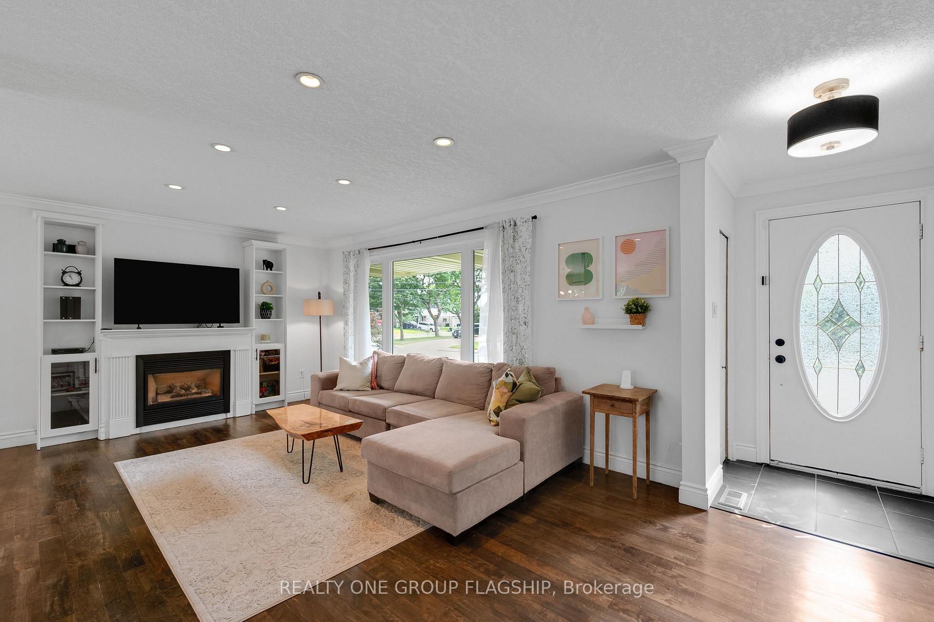 Photo 6 of 118 Princeton Drive, Hamilton, Sherwood — HOMEH