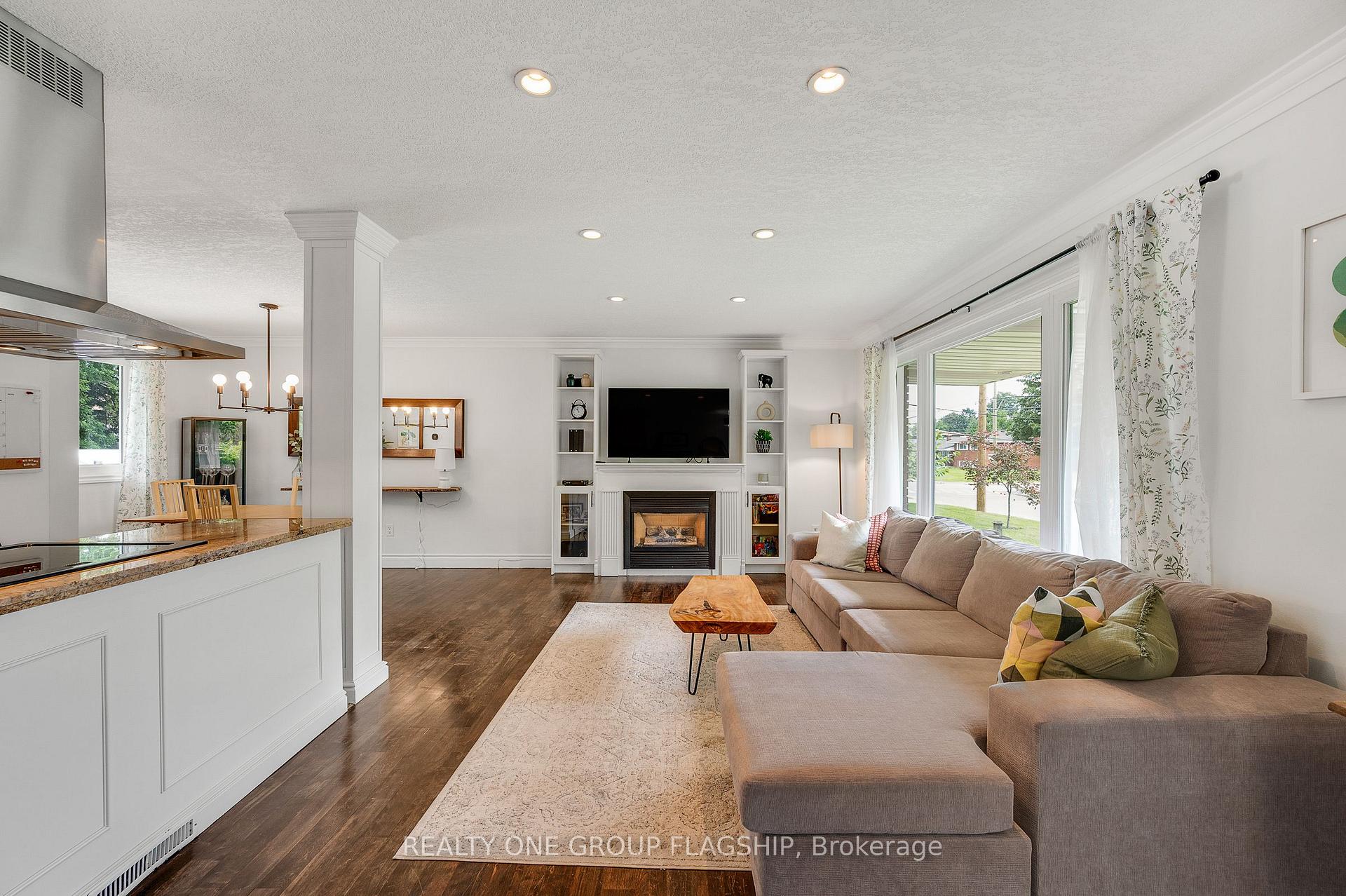 Photo 8 of 118 Princeton Drive, Hamilton, Sherwood — HOMEH