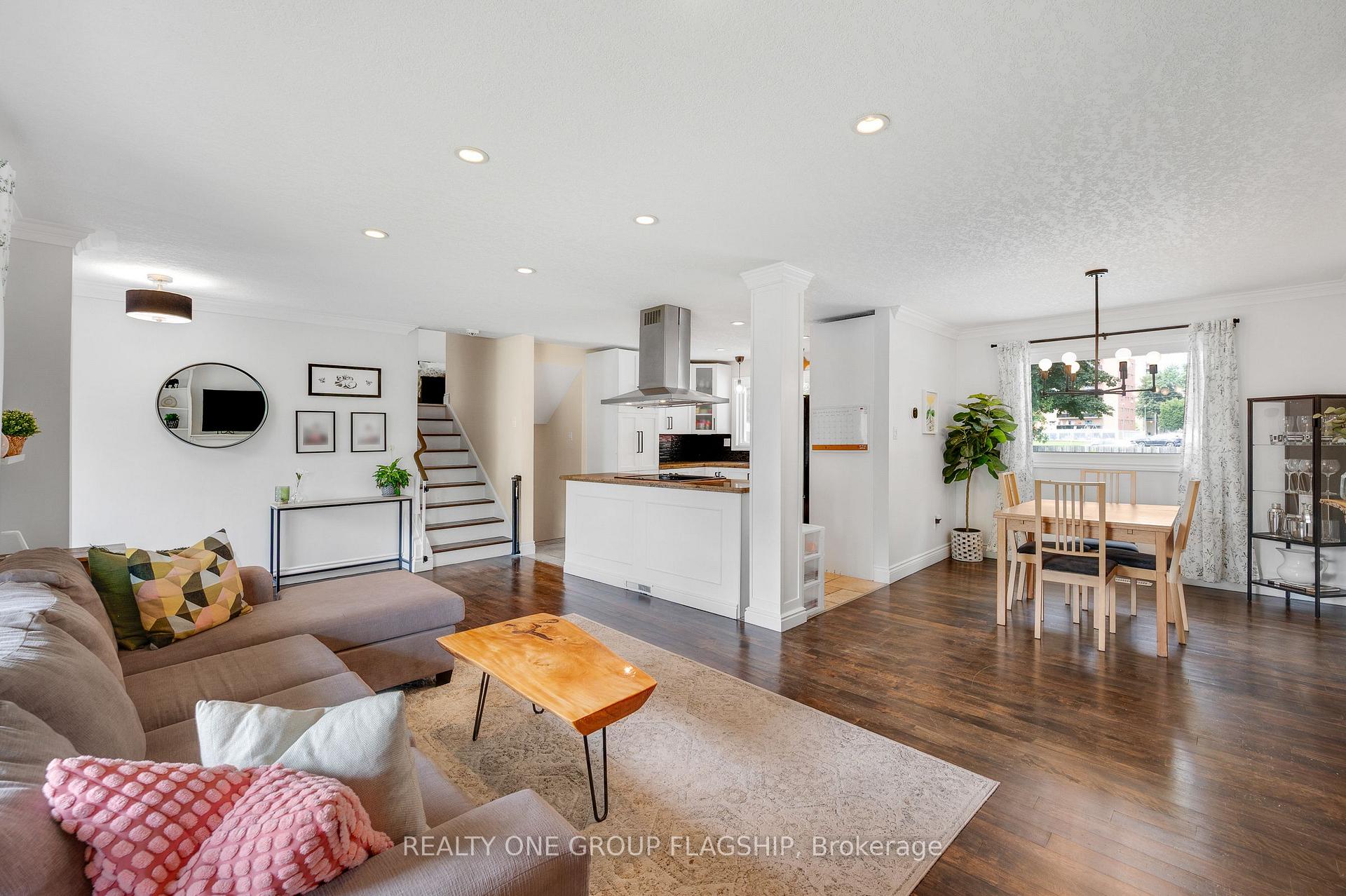 Photo 10 of 118 Princeton Drive, Hamilton, Sherwood — HOMEH