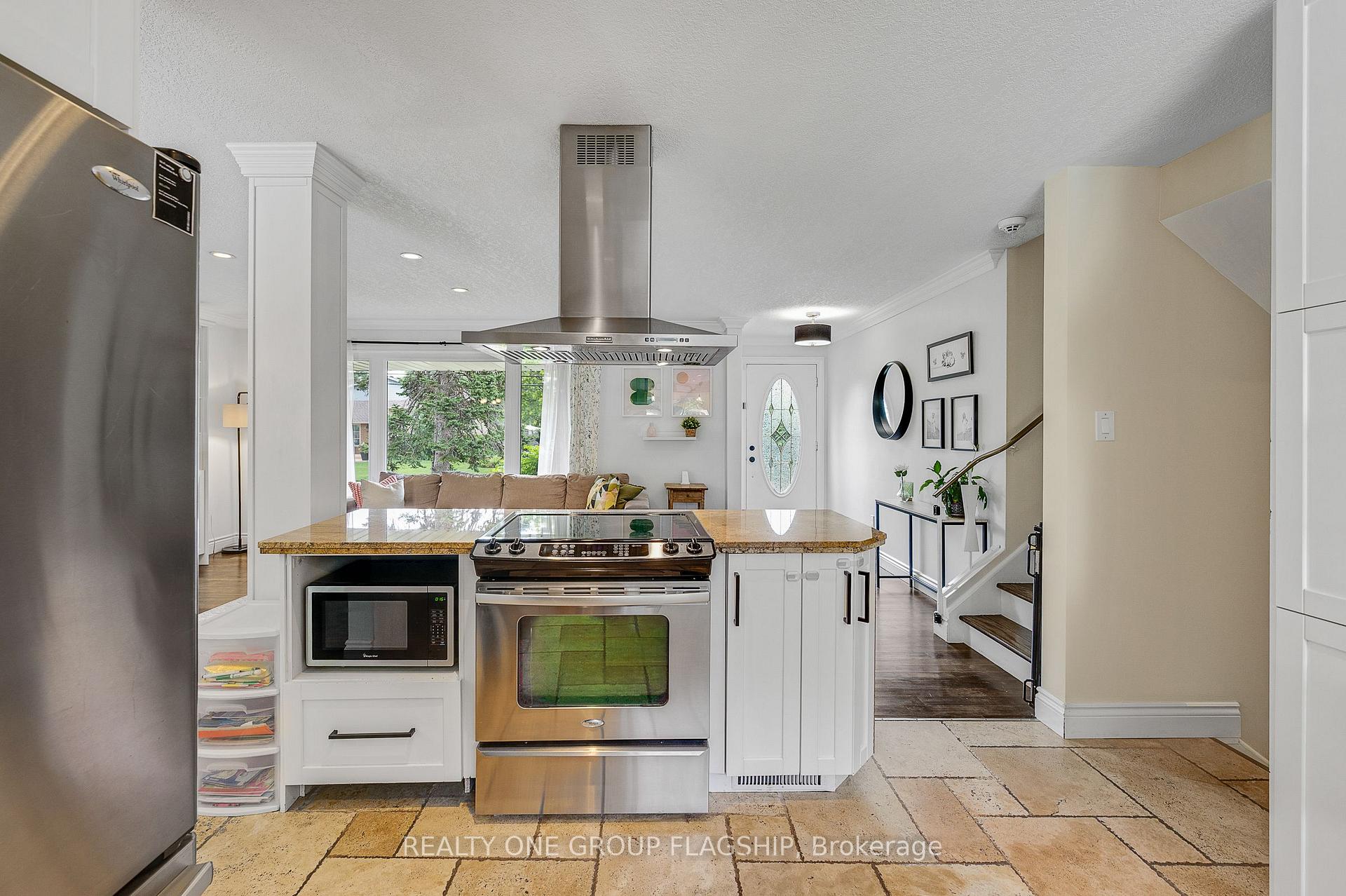 Photo 16 of 118 Princeton Drive, Hamilton, Sherwood — HOMEH