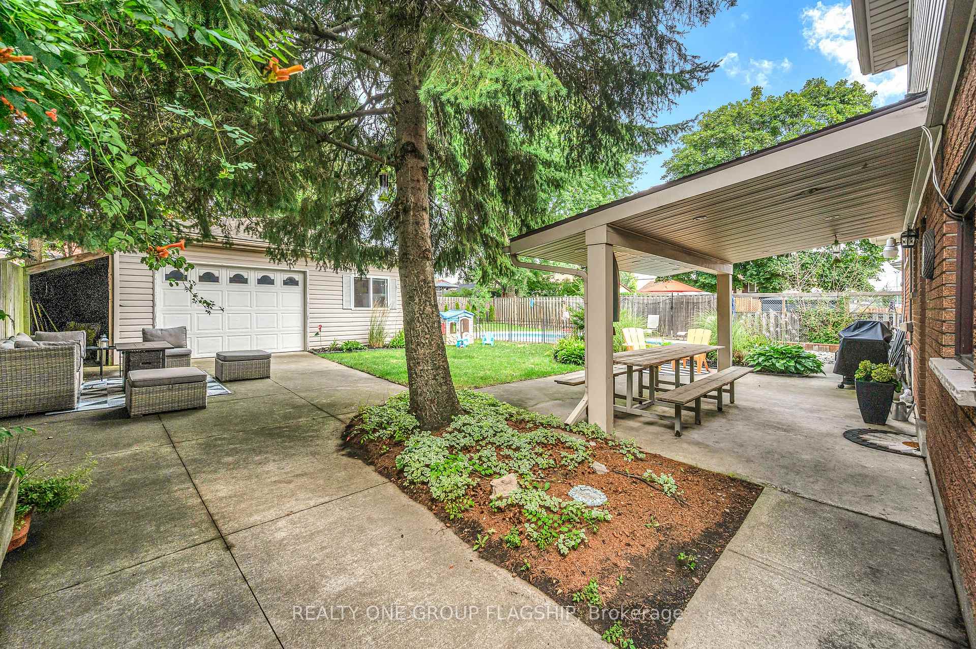 Photo 34 of 118 Princeton Drive, Hamilton, Sherwood — HOMEH