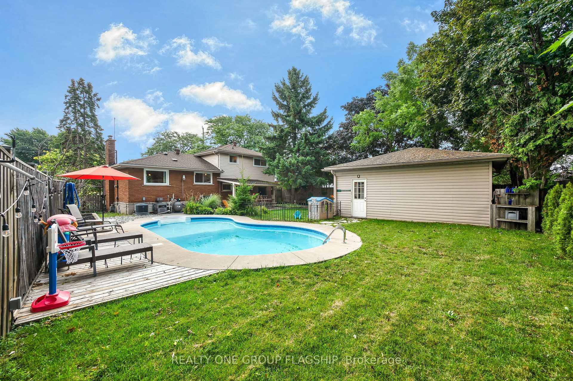 Photo 38 of 118 Princeton Drive, Hamilton, Sherwood — HOMEH