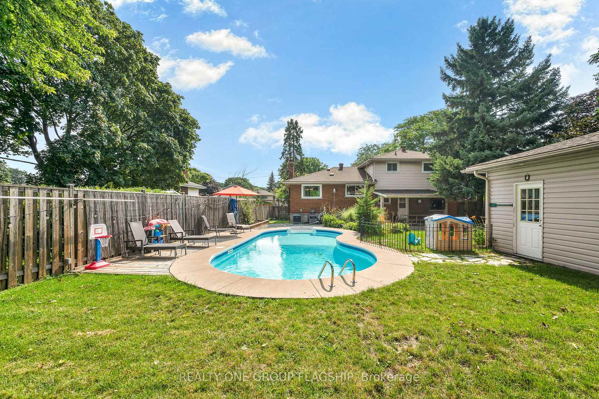 Photo 42 of 118 Princeton Drive, Hamilton, Sherwood — HOMEH