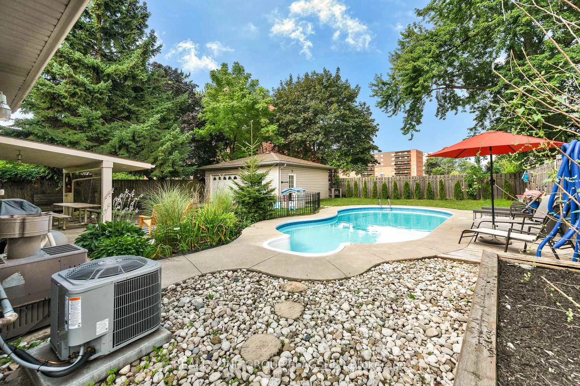 Photo 40 of 118 Princeton Drive, Hamilton, Sherwood — HOMEH