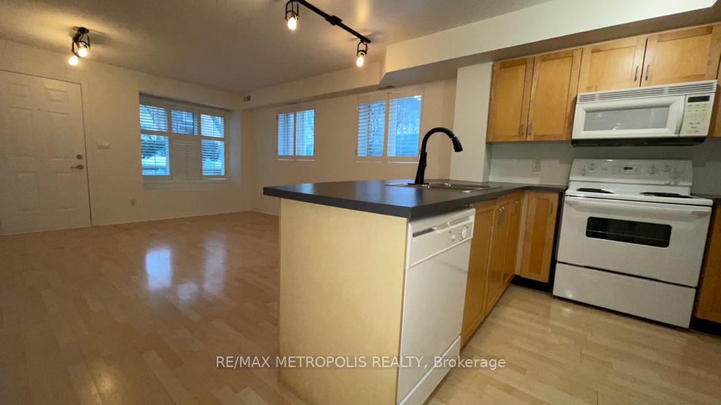 Photo 4 of Unit Th27, 208 Niagara Street, Toronto, Niagara — HOMEH