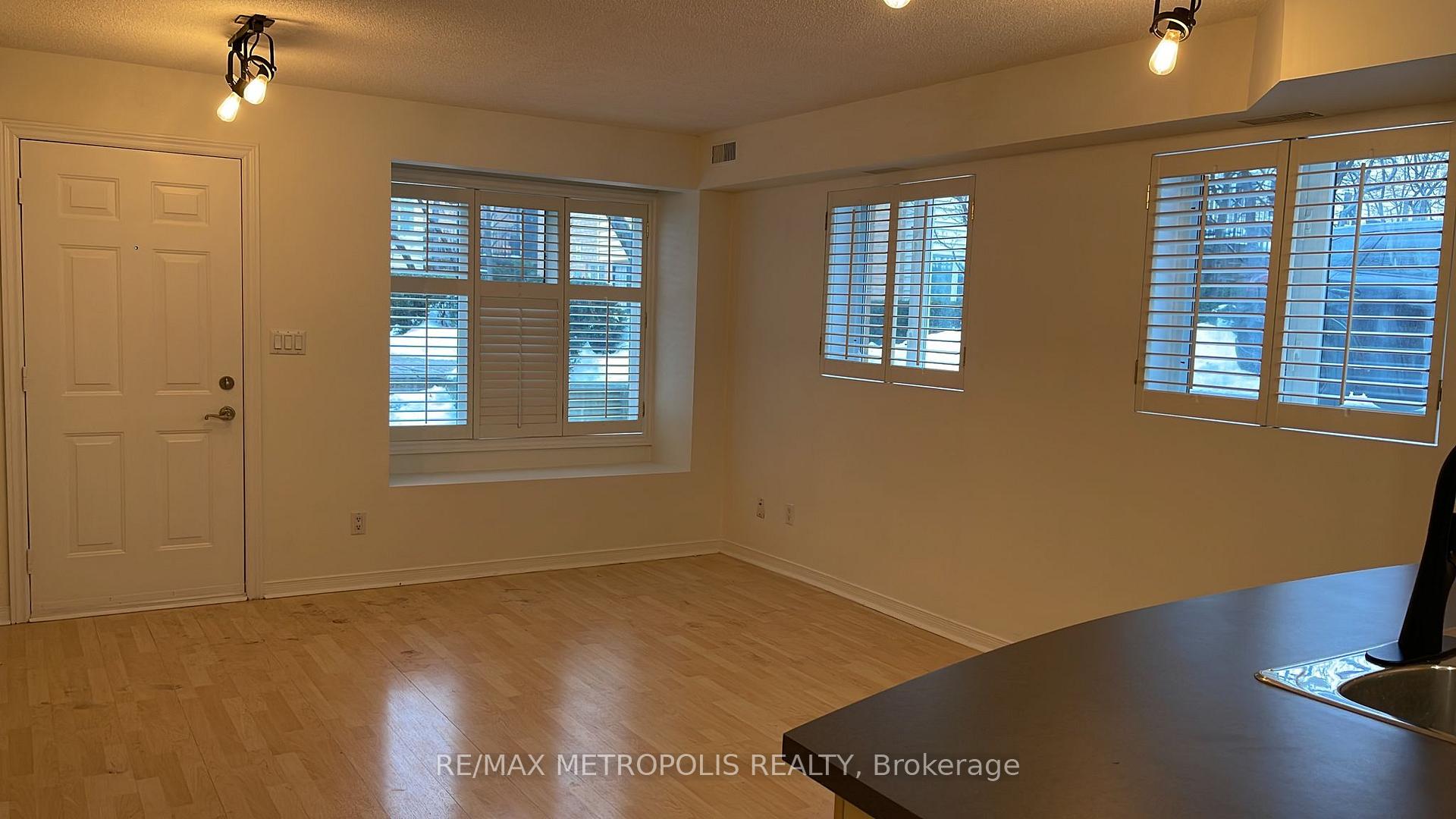 Photo 8 of Unit Th27, 208 Niagara Street, Toronto, Niagara — HOMEH