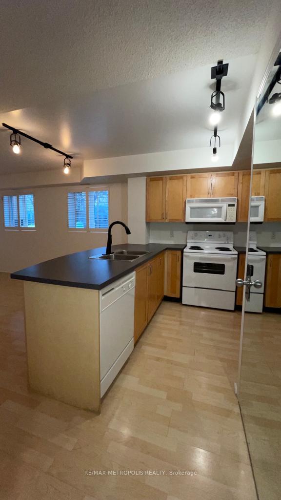 Photo 9 of Unit Th27, 208 Niagara Street, Toronto, Niagara — HOMEH