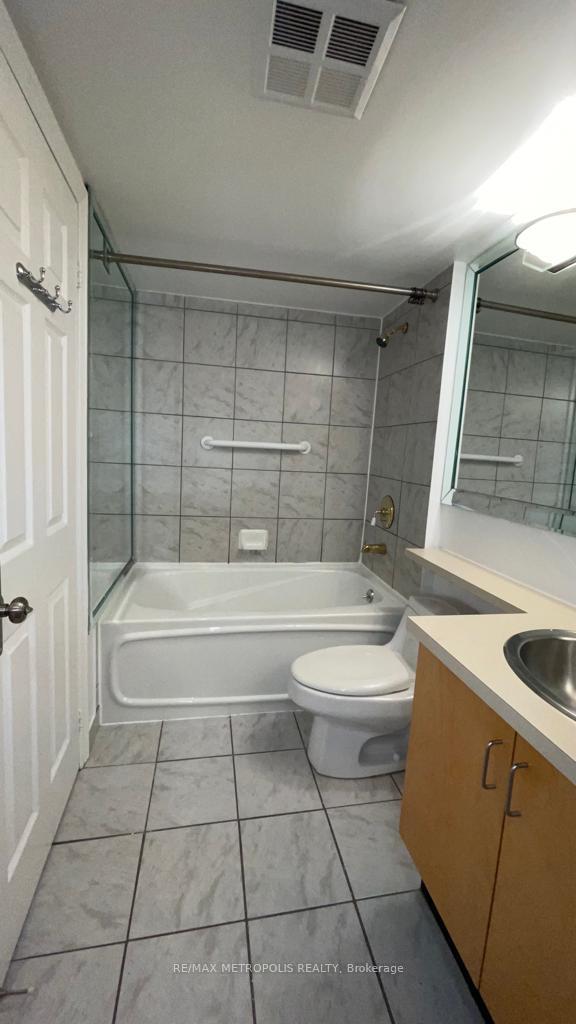Photo 13 of Unit Th27, 208 Niagara Street, Toronto, Niagara — HOMEH
