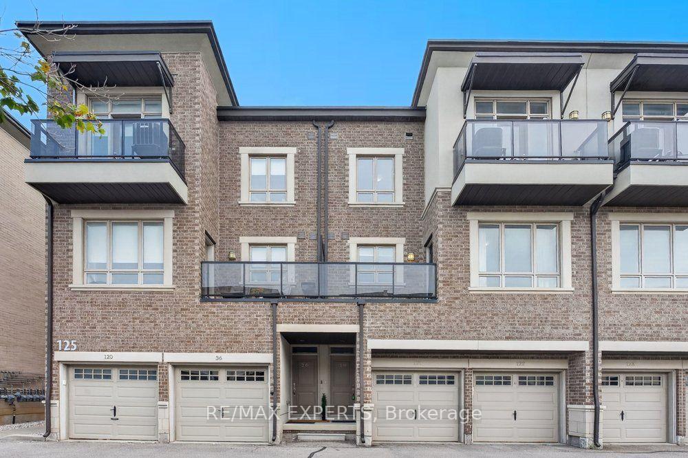 Front of Unit 19, 125 Kayla Crescent