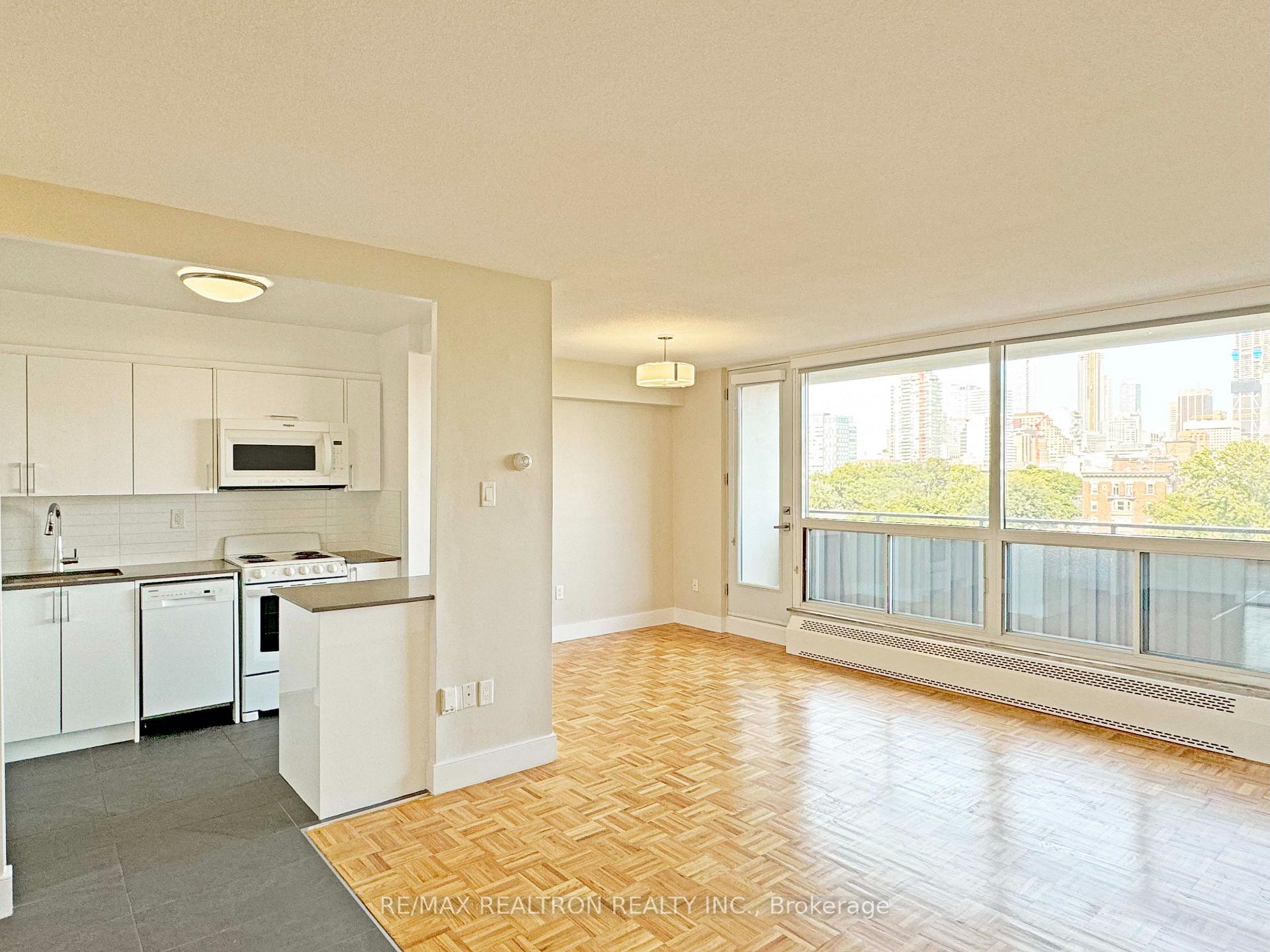 Photo 4 of Unit 1408, 666 Spadina Avenue, Toronto, University — HOMEH