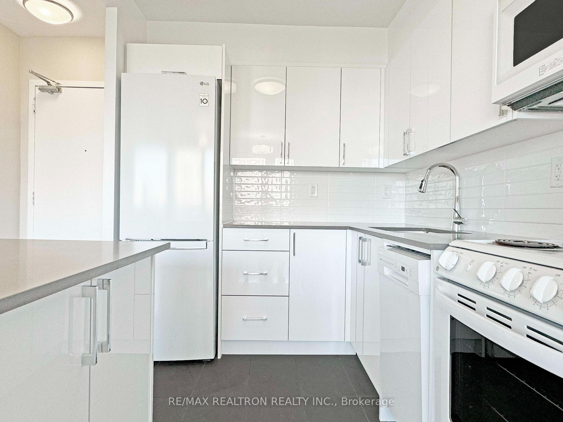 Photo 11 of Unit 1408, 666 Spadina Avenue, Toronto, University — HOMEH