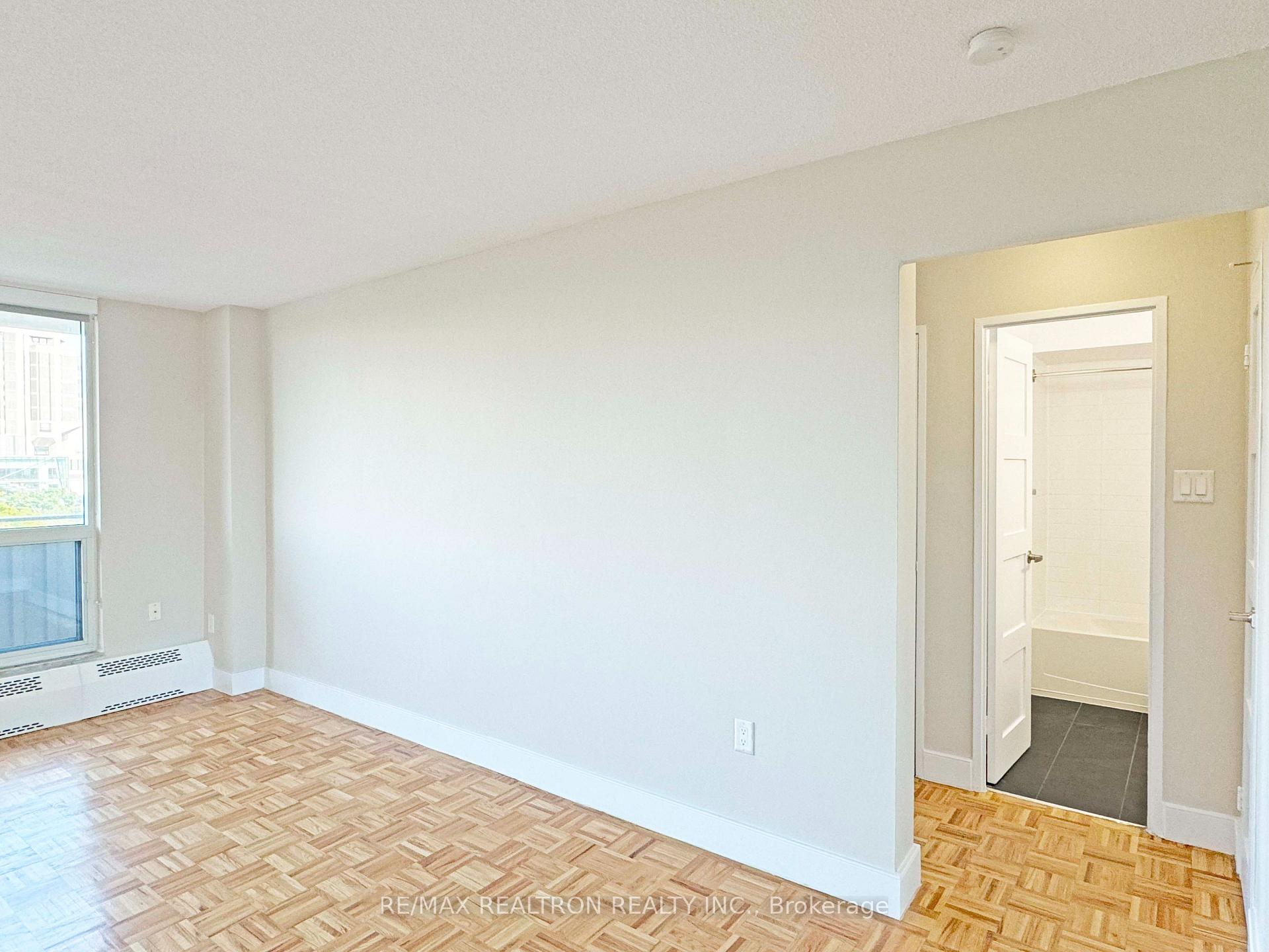 Photo 14 of Unit 1408, 666 Spadina Avenue, Toronto, University — HOMEH