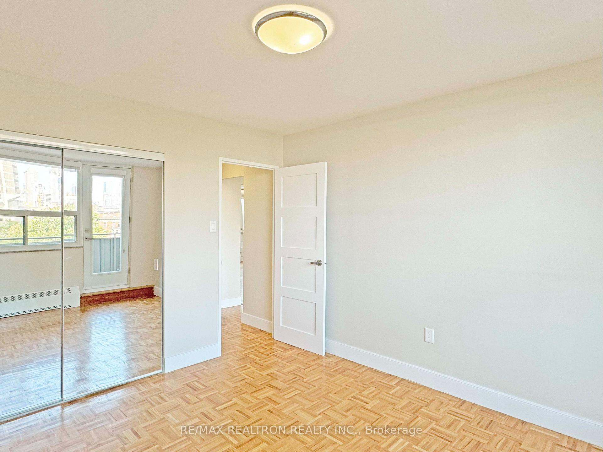 Photo 18 of Unit 1408, 666 Spadina Avenue, Toronto, University — HOMEH