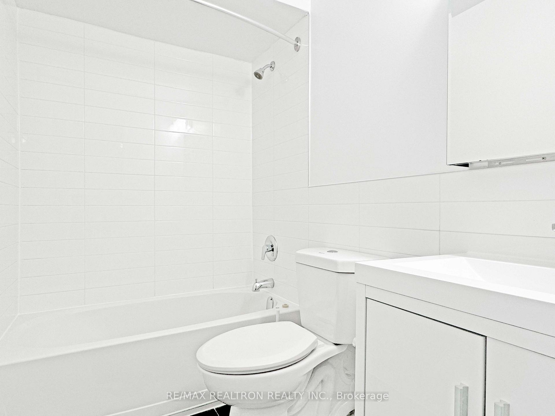 Photo 20 of Unit 1408, 666 Spadina Avenue, Toronto, University — HOMEH