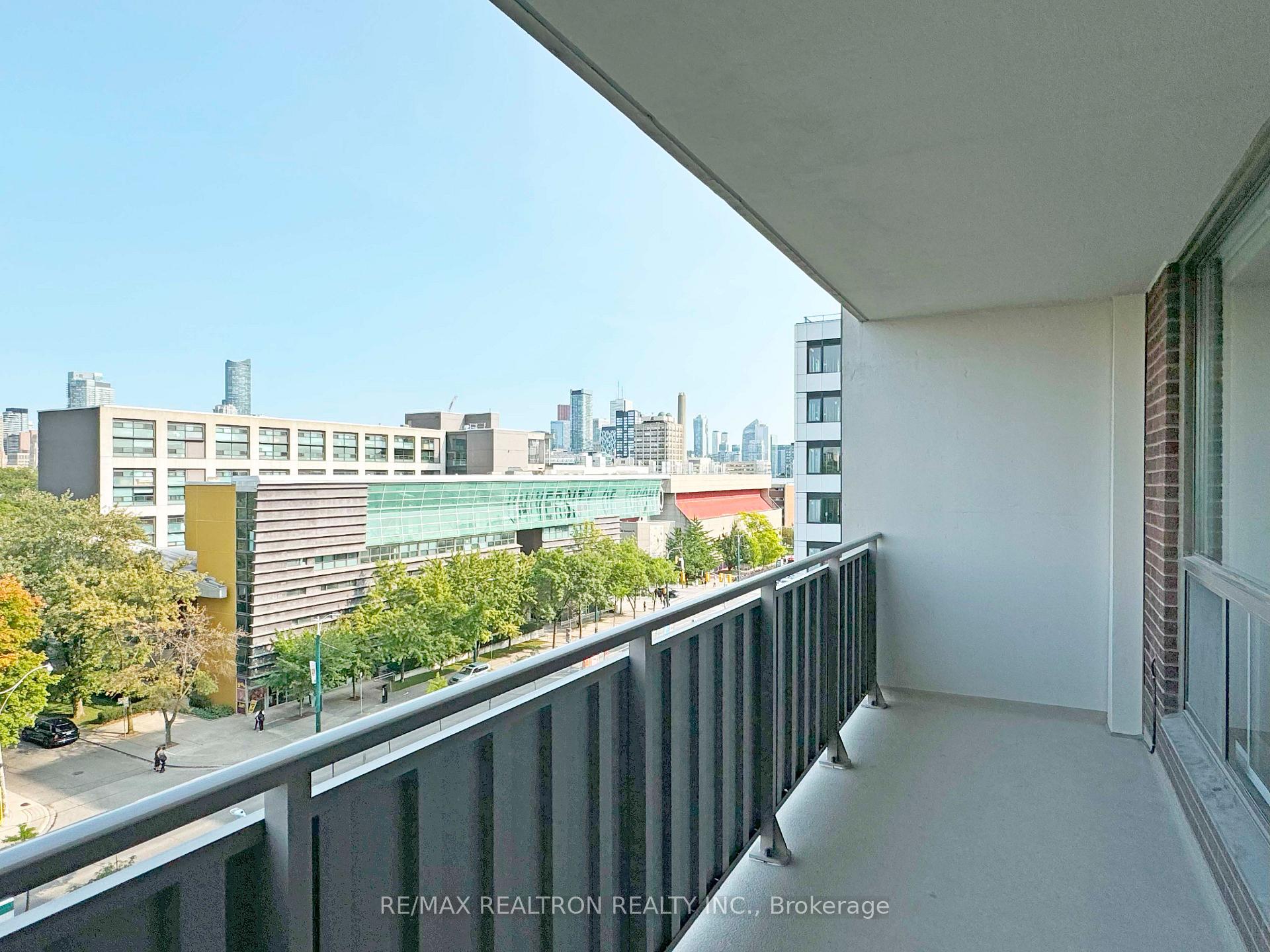 Photo 22 of Unit 1408, 666 Spadina Avenue, Toronto, University — HOMEH