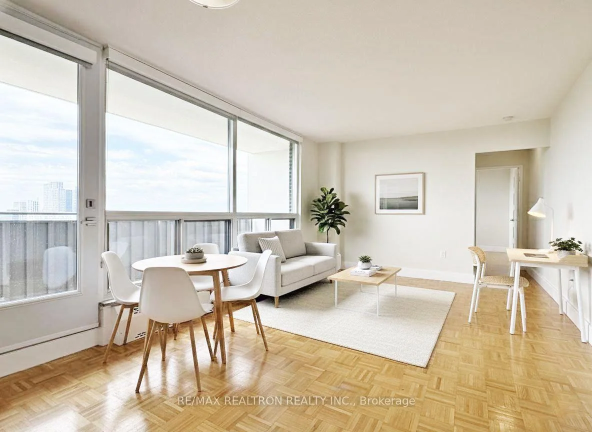 Photo 3 of Unit 1408, 666 Spadina Avenue, Toronto, University — HOMEH