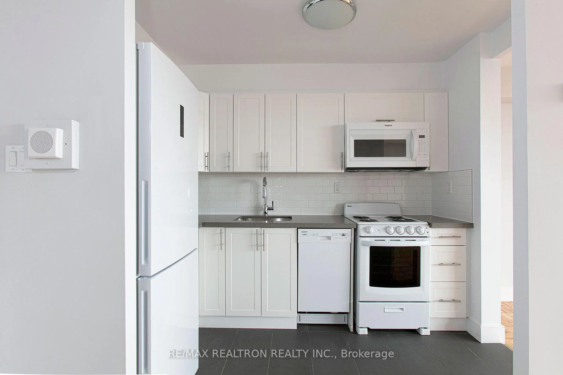 Photo 13 of Unit 1408, 666 Spadina Avenue, Toronto, University — HOMEH