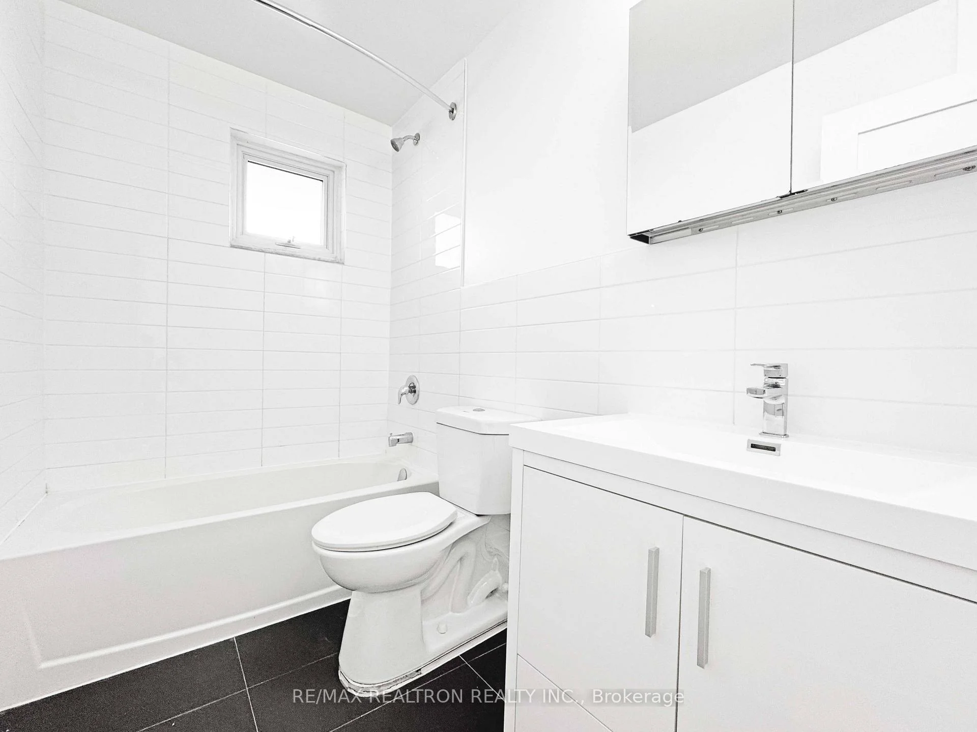 Photo 19 of Unit 1408, 666 Spadina Avenue, Toronto, University — HOMEH