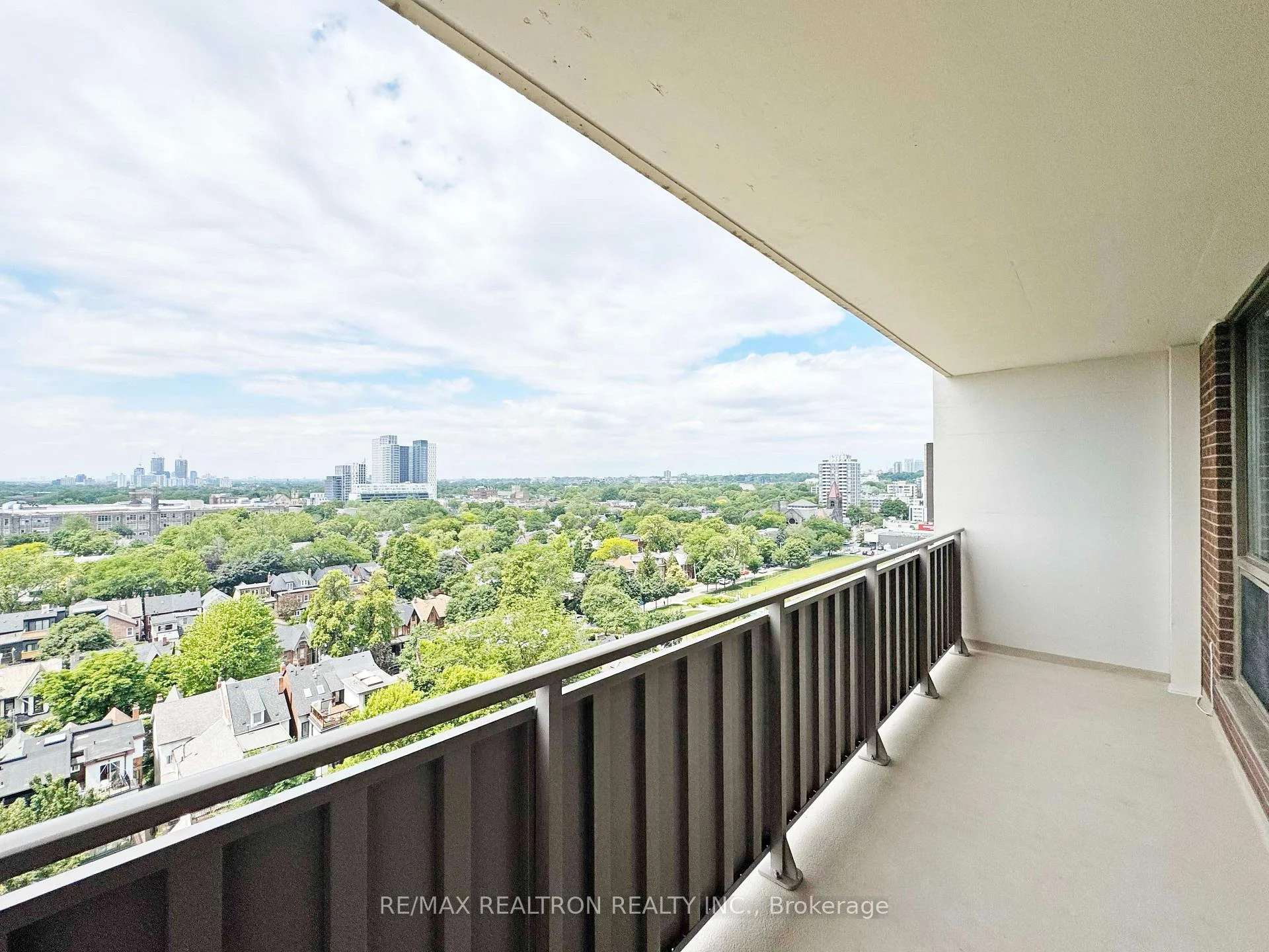 Photo 29 of Unit 1408, 666 Spadina Avenue, Toronto, University — HOMEH