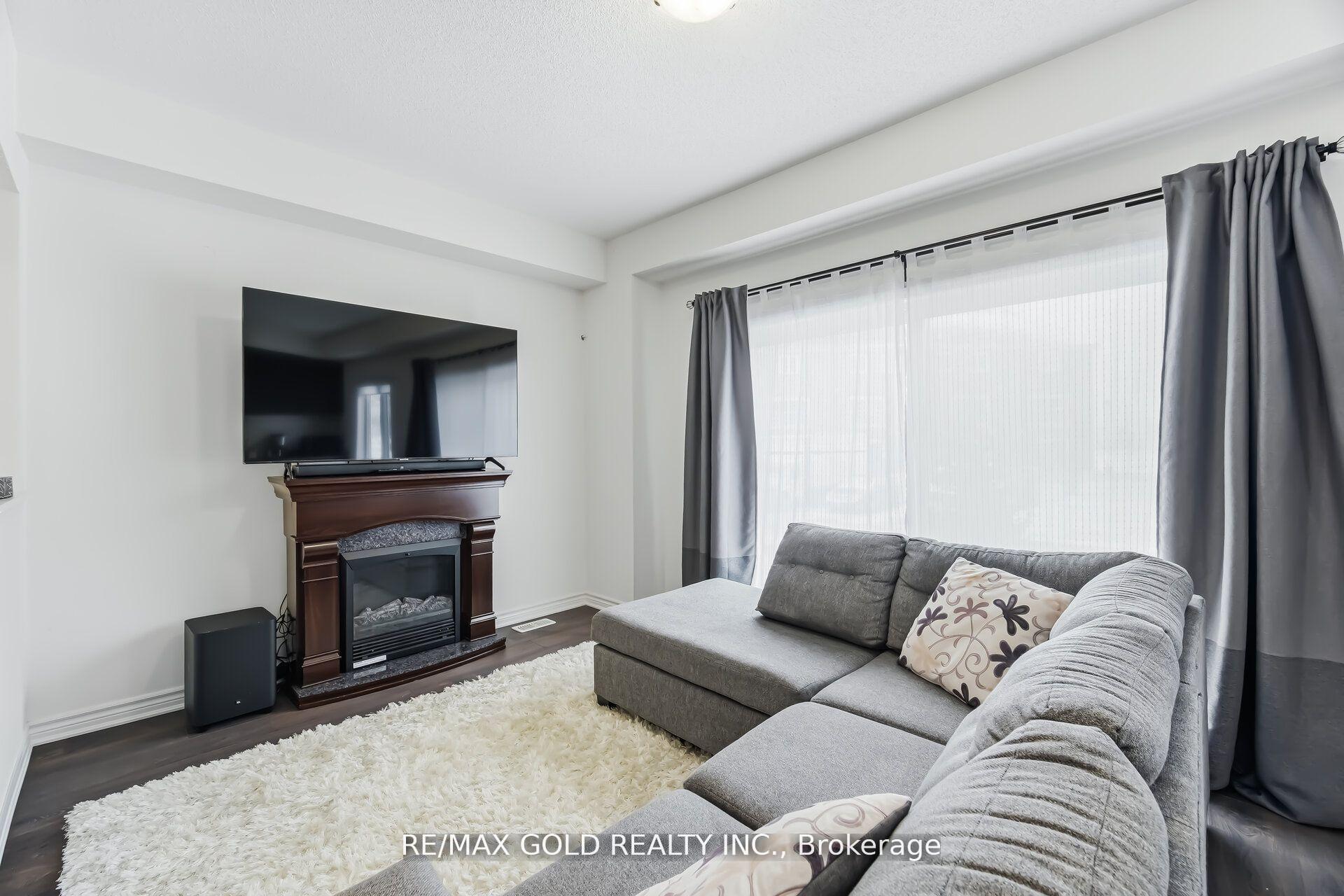 Photo 12 of 30 Hills Thistle Drive, Wasaga Beach — HOMEH