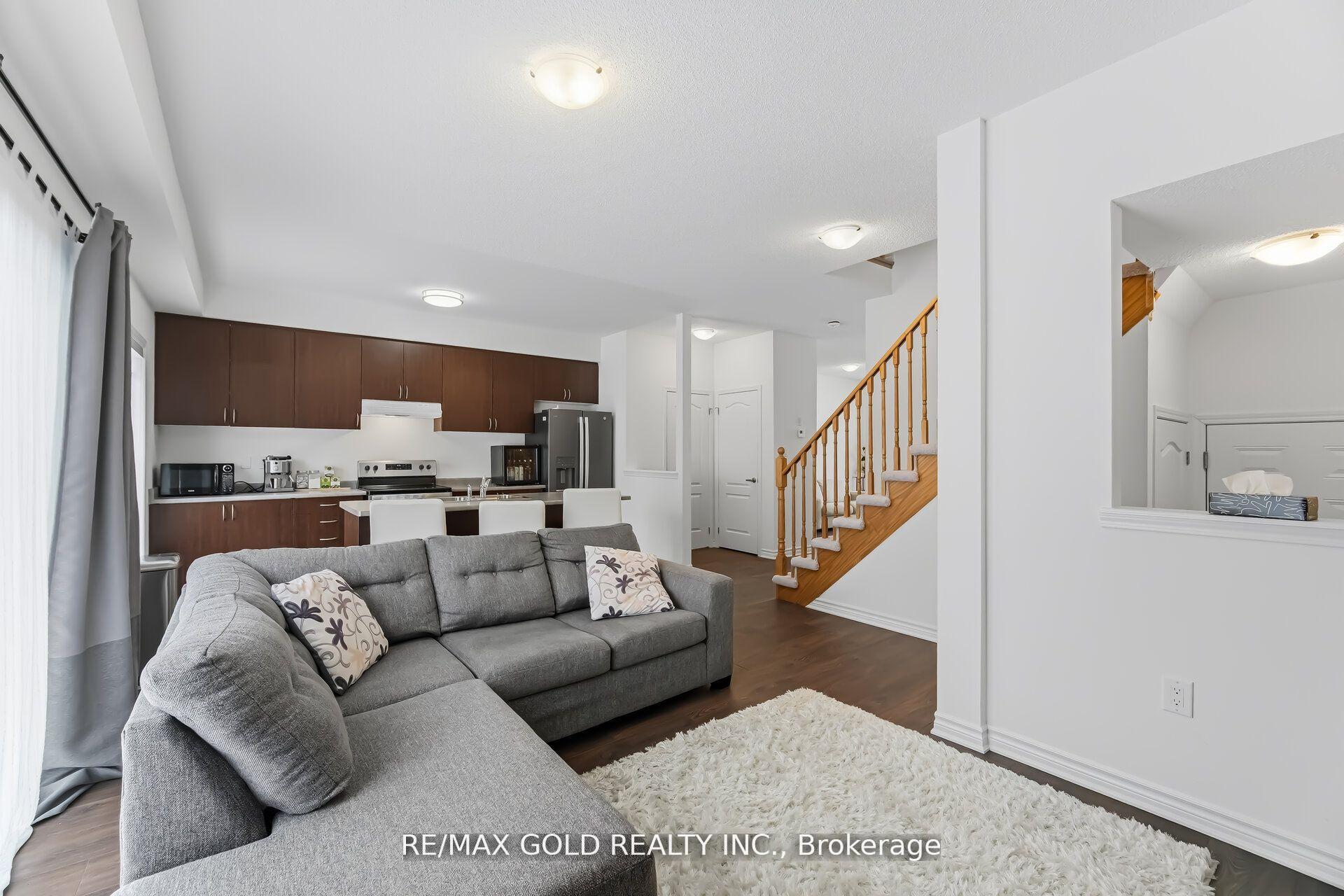 Photo 15 of 30 Hills Thistle Drive, Wasaga Beach — HOMEH