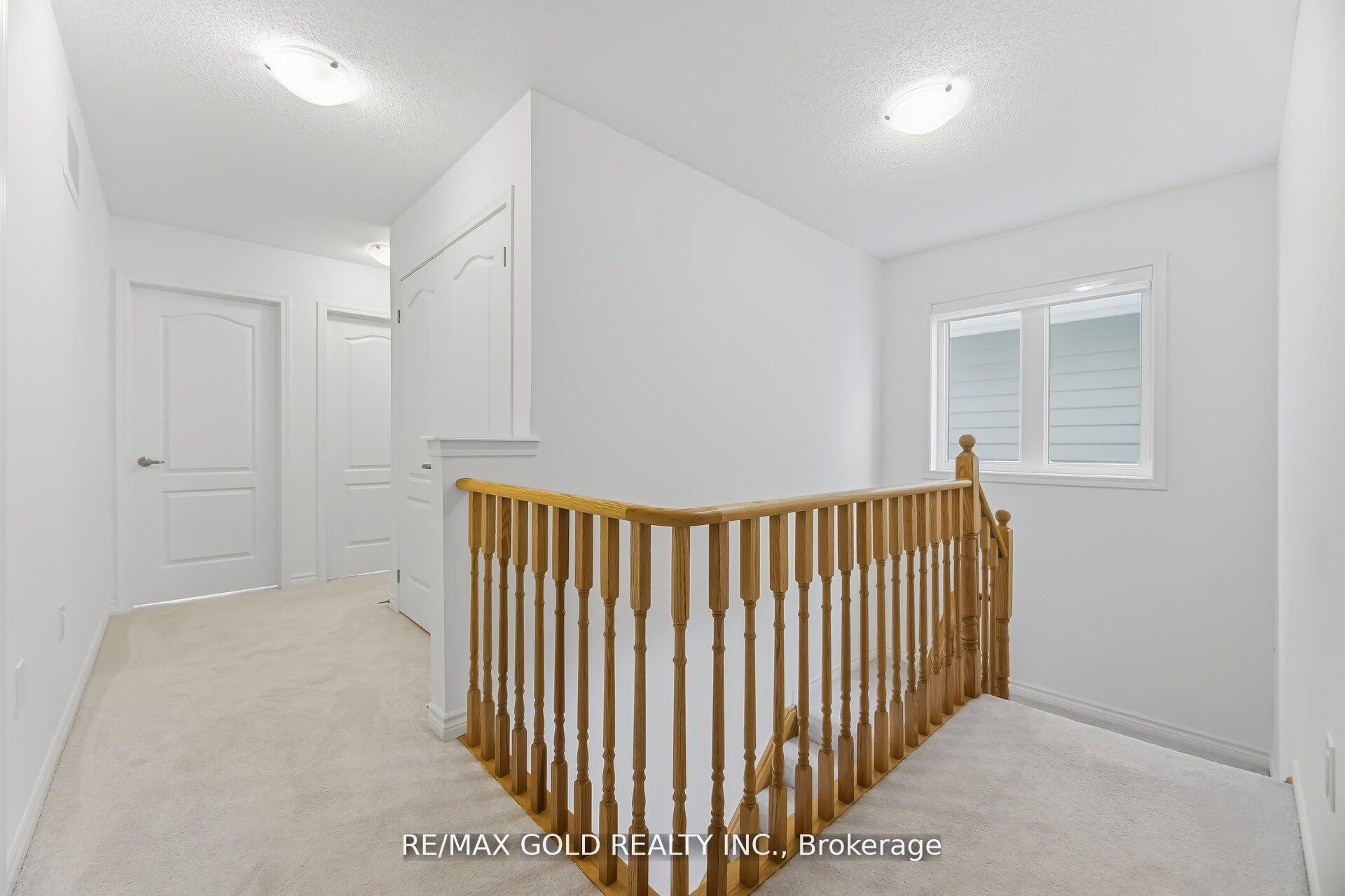 Photo 18 of 30 Hills Thistle Drive, Wasaga Beach — HOMEH