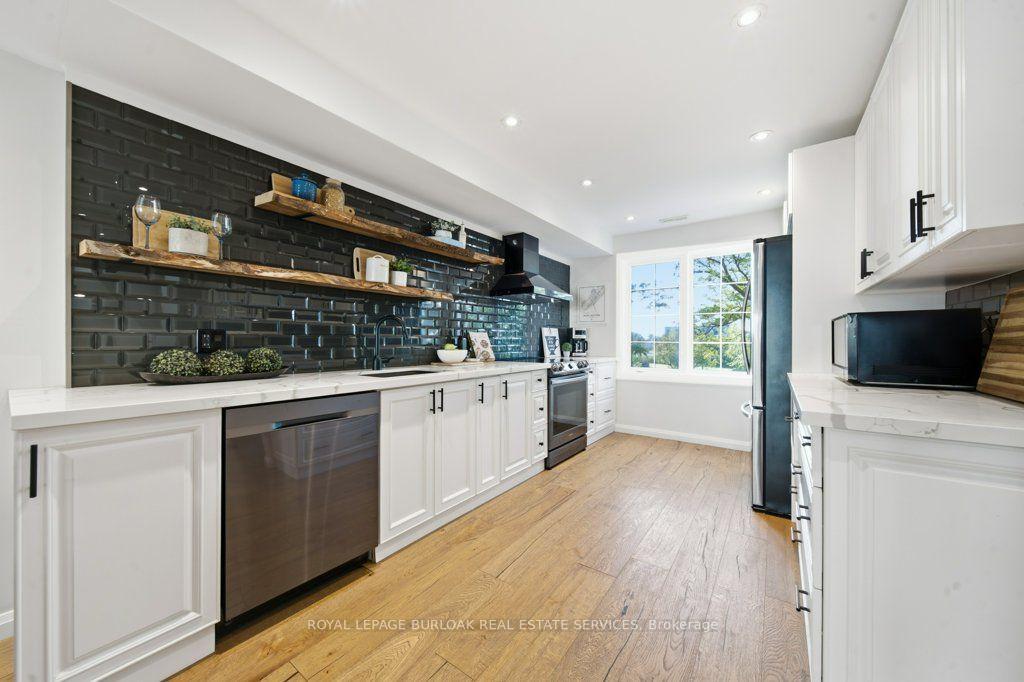 Photo 8 of Unit 25, 4045 Upper Middle Road, Burlington, Rose — HOMEH