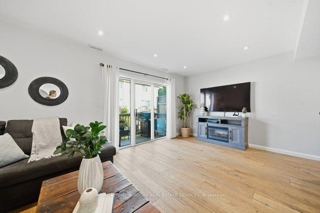 Photo 16 of Unit 25, 4045 Upper Middle Road, Burlington, Rose — HOMEH