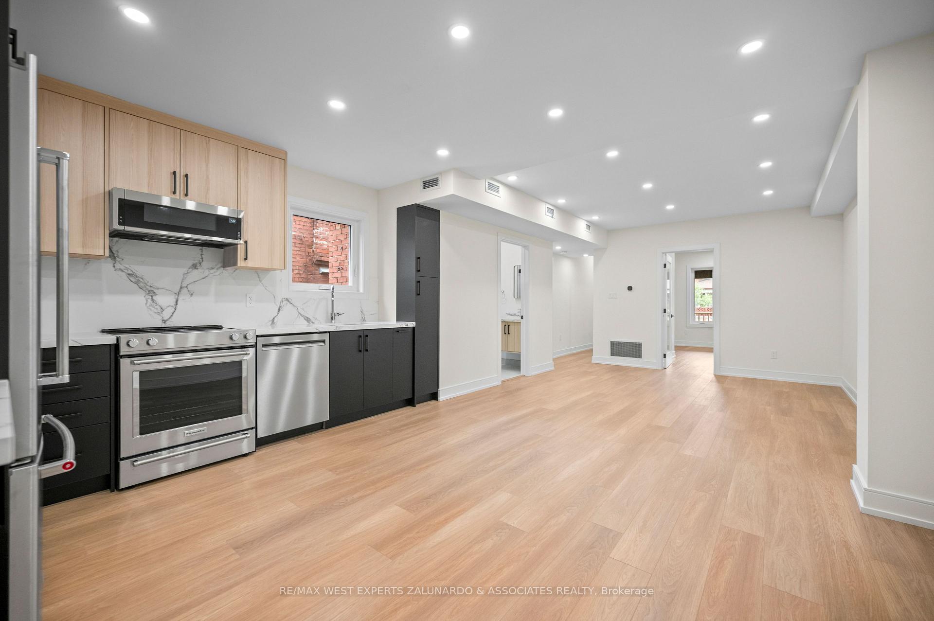 Photo 5 of Unit 2, 412 Glenholme Avenue, Toronto, Oakwood Village — HOMEH