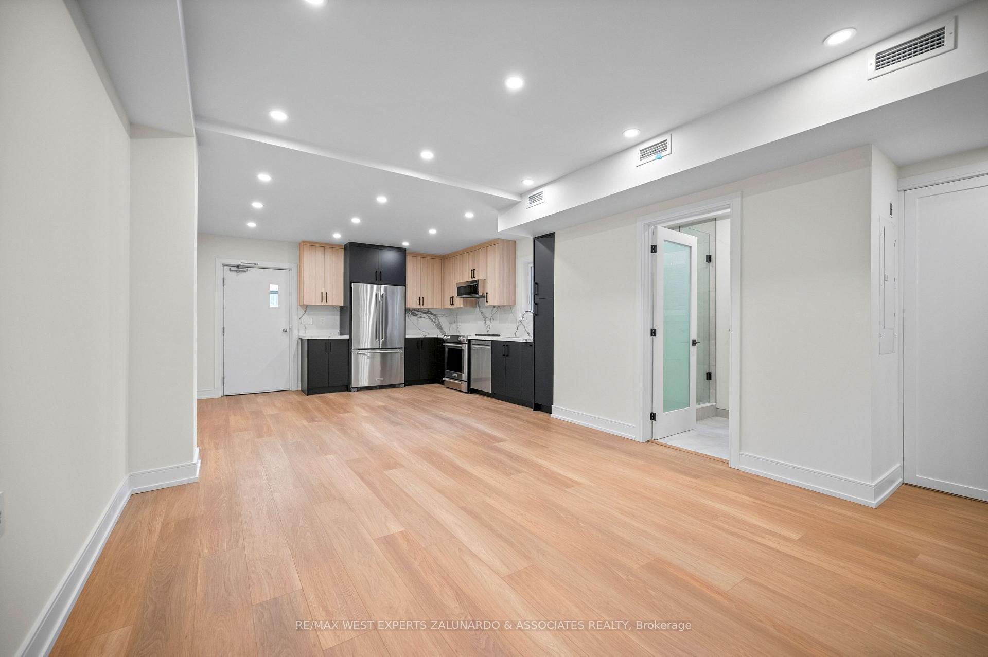 Photo 6 of Unit 2, 412 Glenholme Avenue, Toronto, Oakwood Village — HOMEH