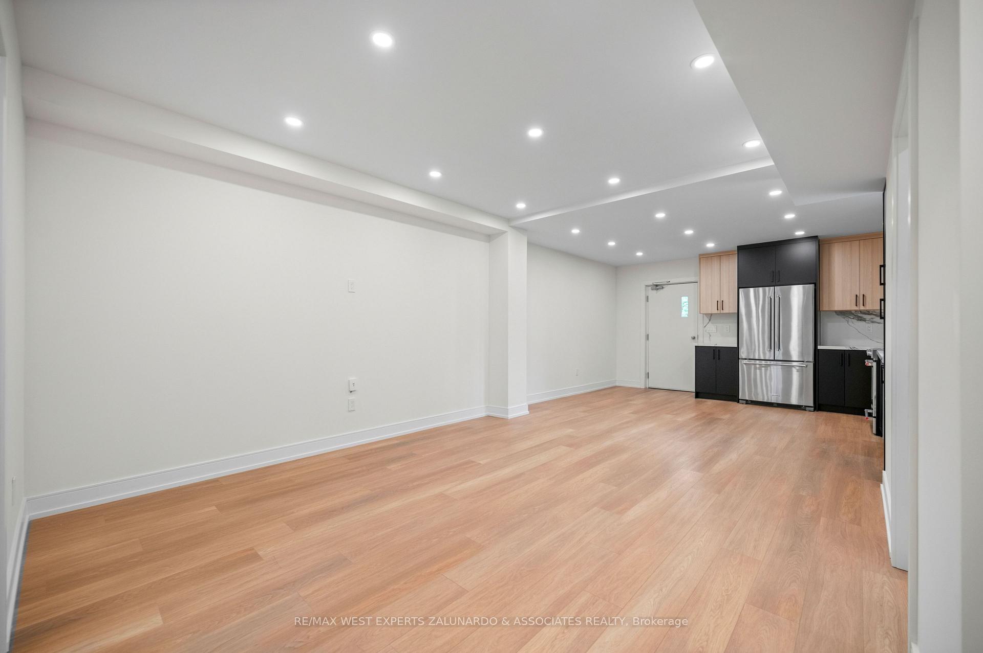 Photo 7 of Unit 2, 412 Glenholme Avenue, Toronto, Oakwood Village — HOMEH