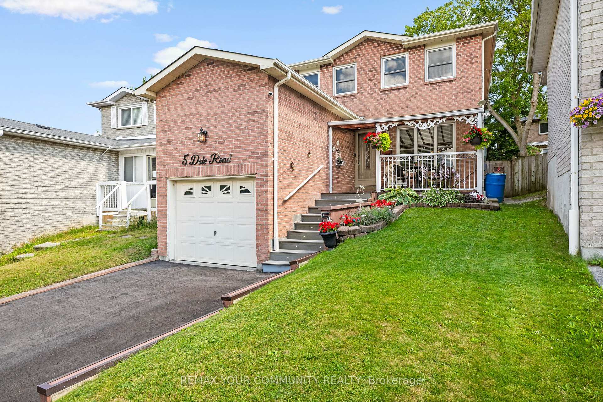 Photo 3 of 5 Dale Road, Ajax, Central — HOMEH
