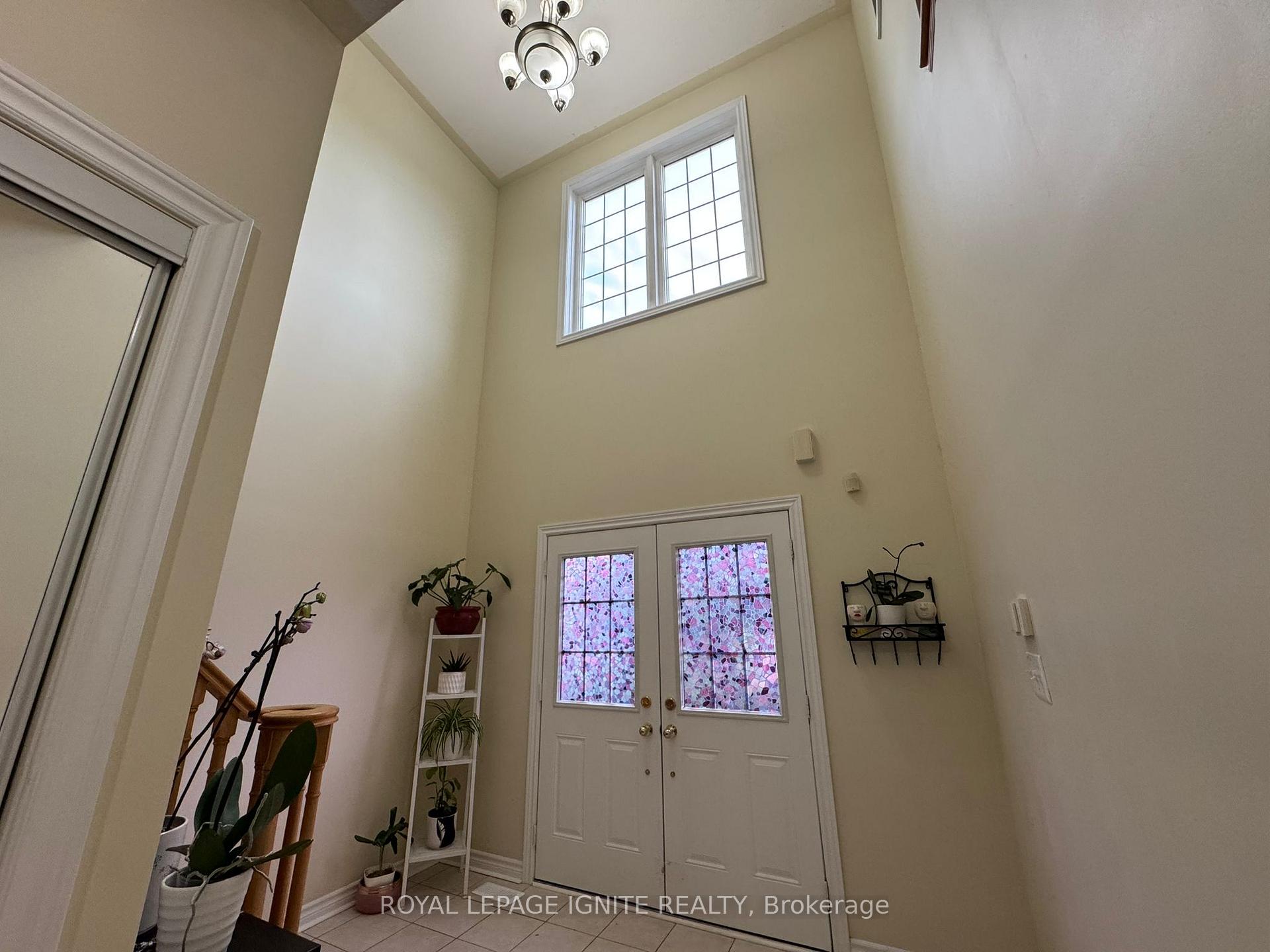 Photo 6 of 90 Sir Jacobs Crescent, Brampton, Fletcher's Meadow — HOMEH