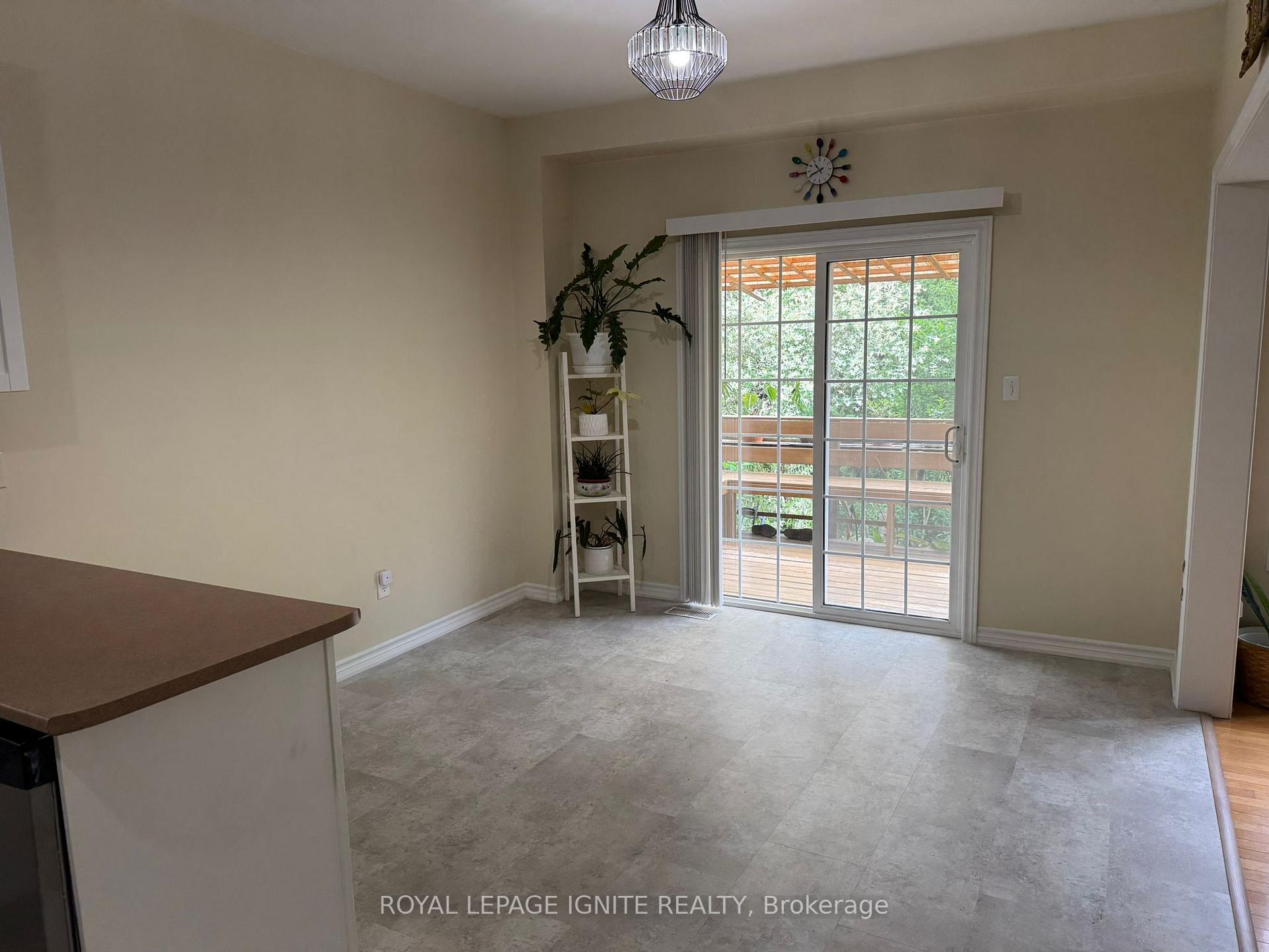 Photo 14 of 90 Sir Jacobs Crescent, Brampton, Fletcher's Meadow — HOMEH