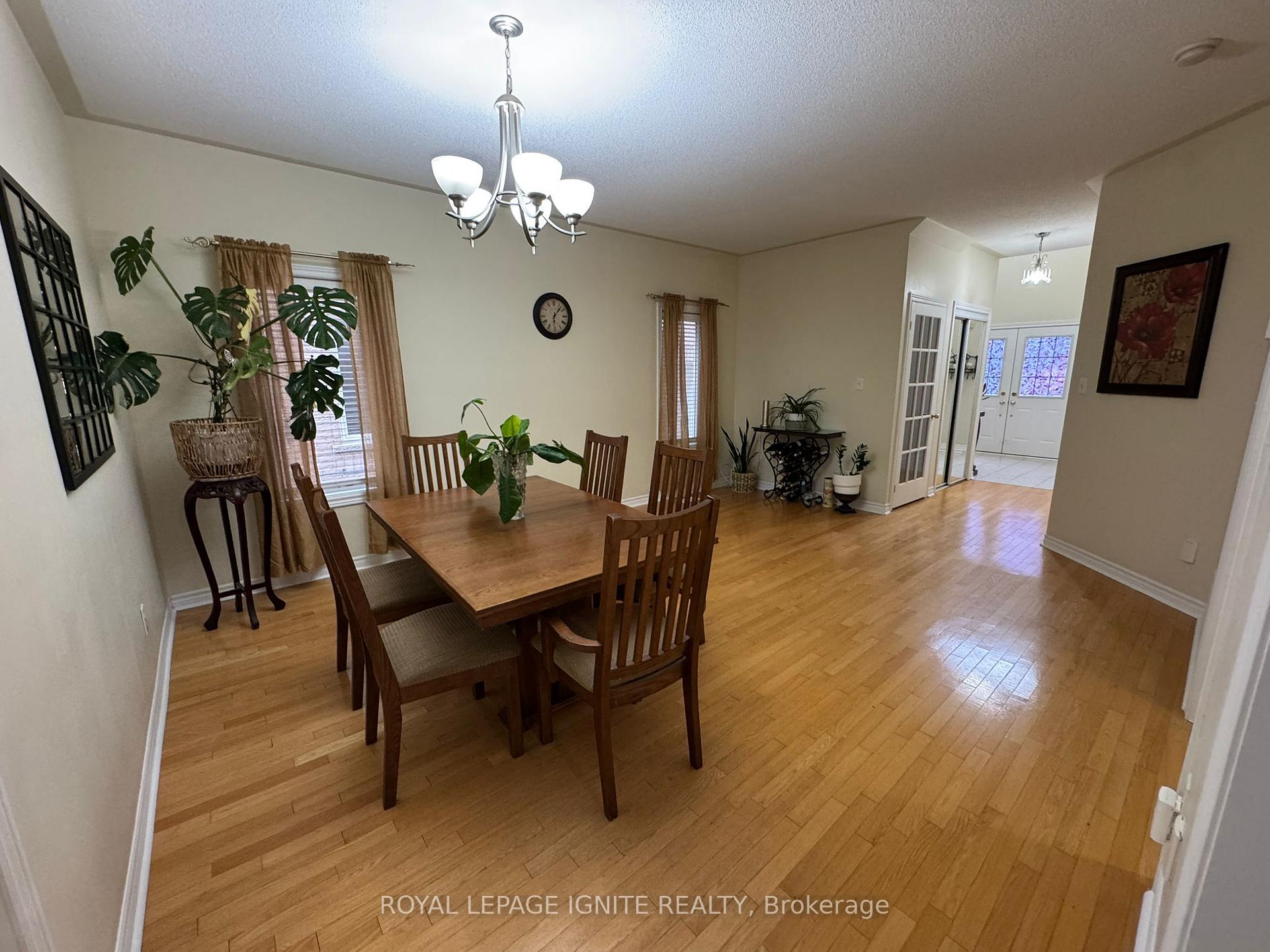 Photo 22 of 90 Sir Jacobs Crescent, Brampton, Fletcher's Meadow — HOMEH