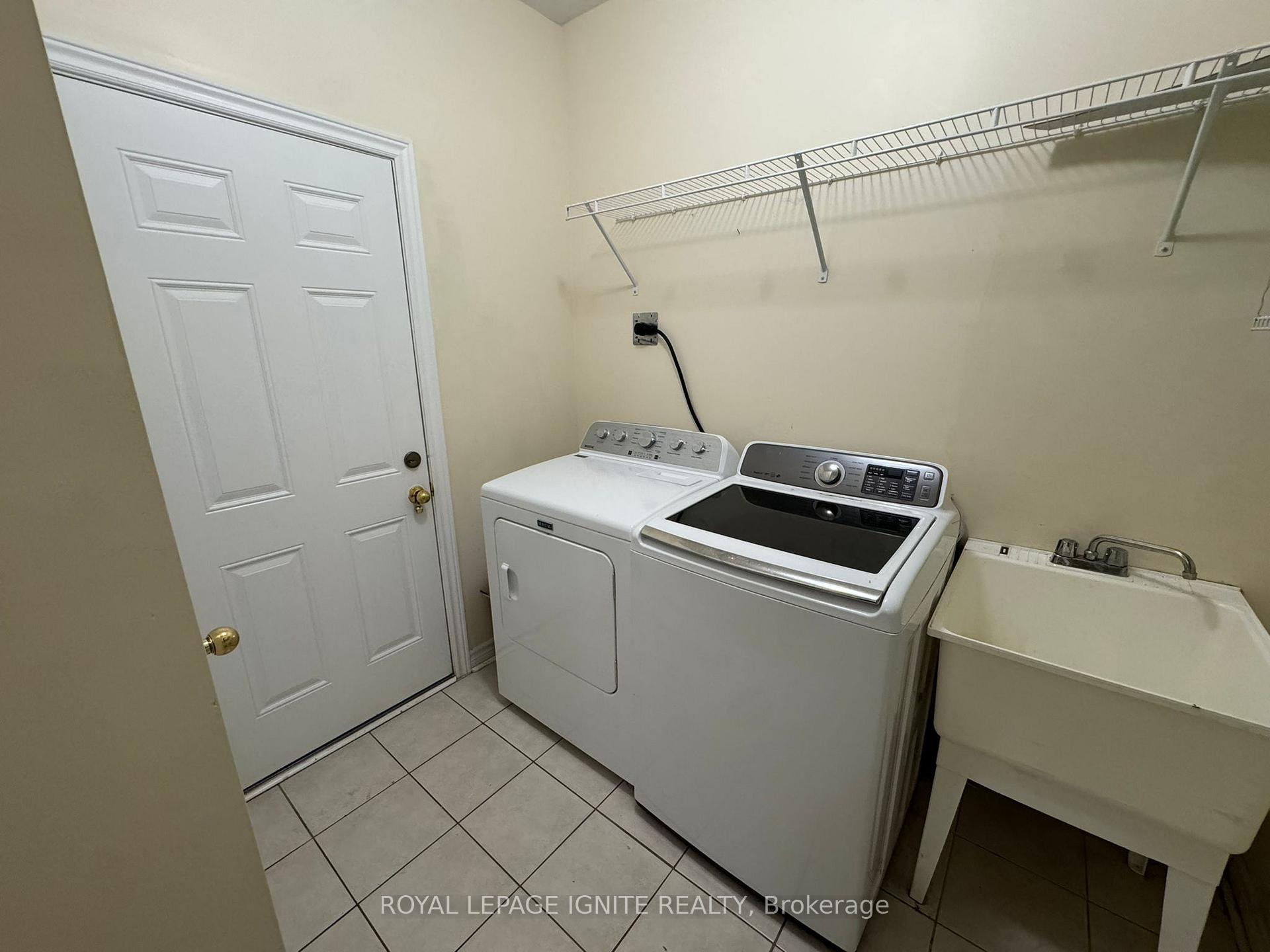 Photo 28 of 90 Sir Jacobs Crescent, Brampton, Fletcher's Meadow — HOMEH