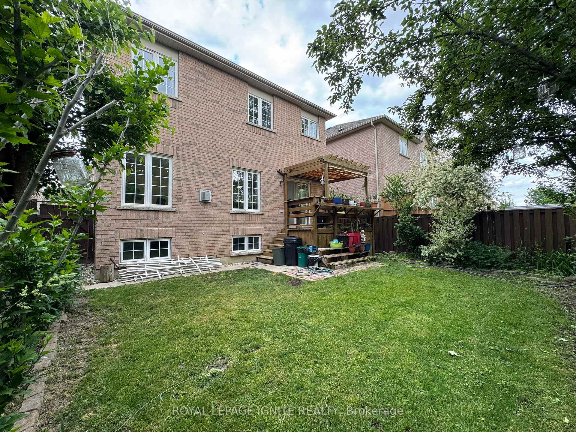 Photo 85 of 90 Sir Jacobs Crescent, Brampton, Fletcher's Meadow — HOMEH