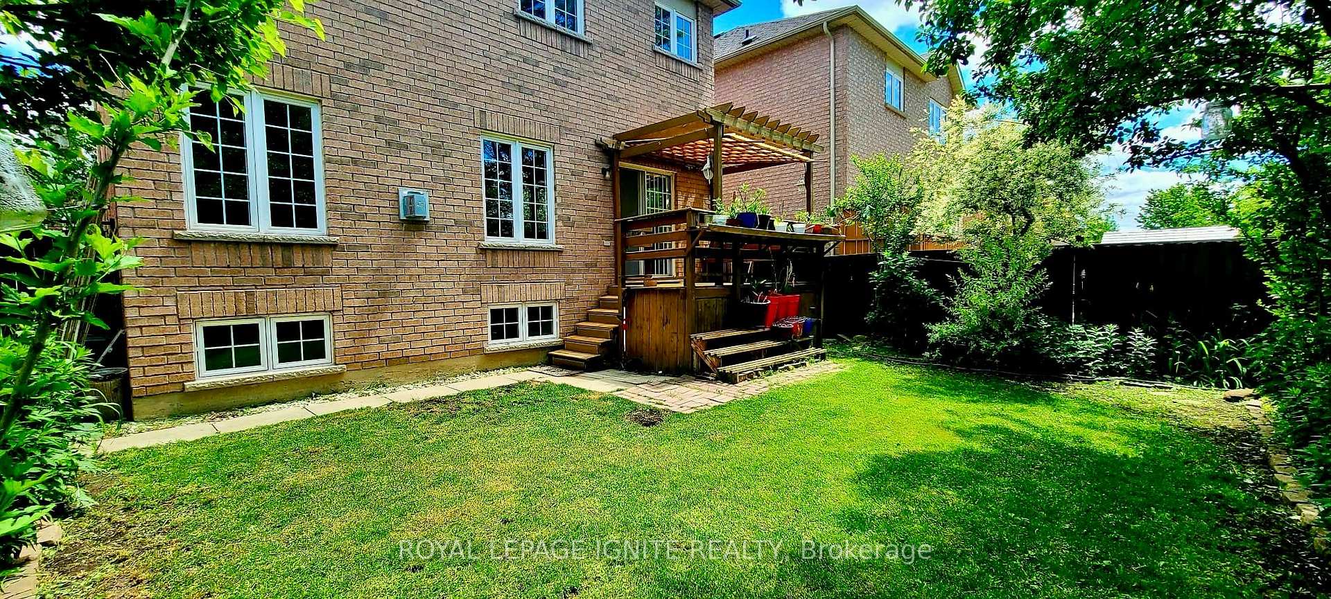 Photo 87 of 90 Sir Jacobs Crescent, Brampton, Fletcher's Meadow — HOMEH